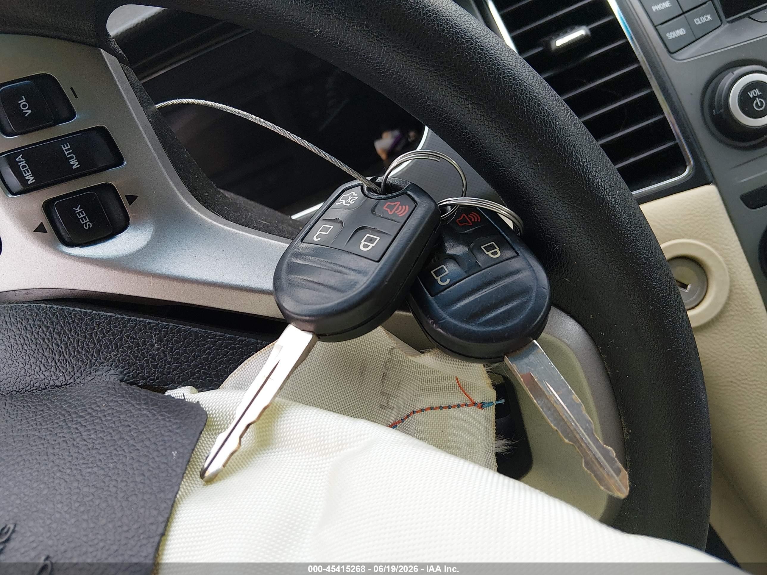 2013 Ford Taurus Se White vin: 1FAHP2D82DG234220