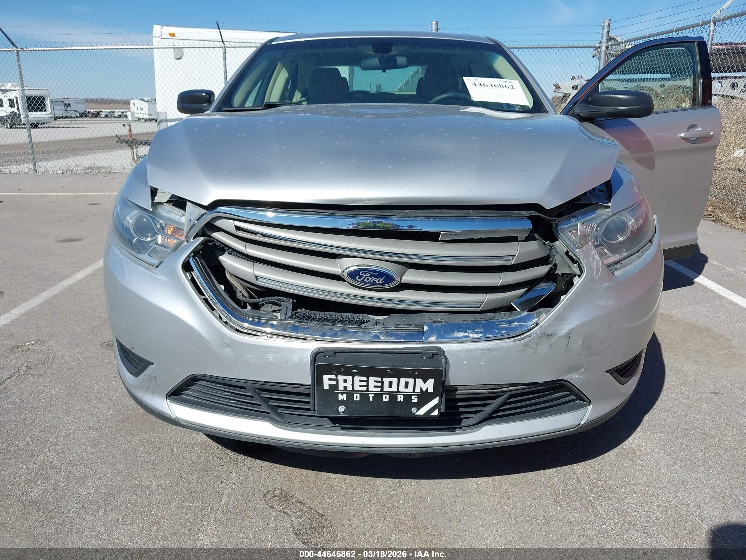 2015 Ford Taurus Se Silver vin: 1FAHP2D82FG159876
