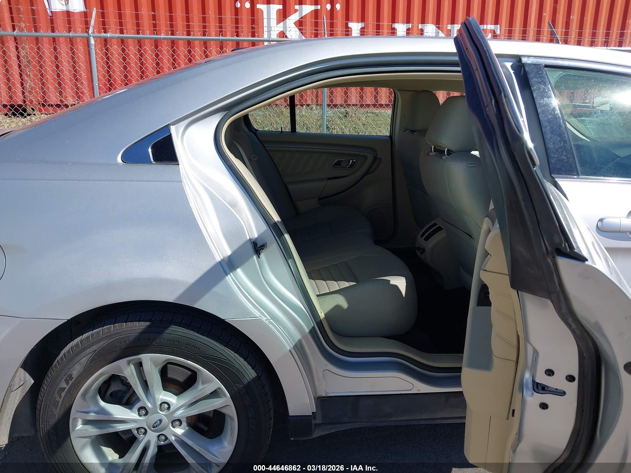 2015 Ford Taurus Se Silver vin: 1FAHP2D82FG159876