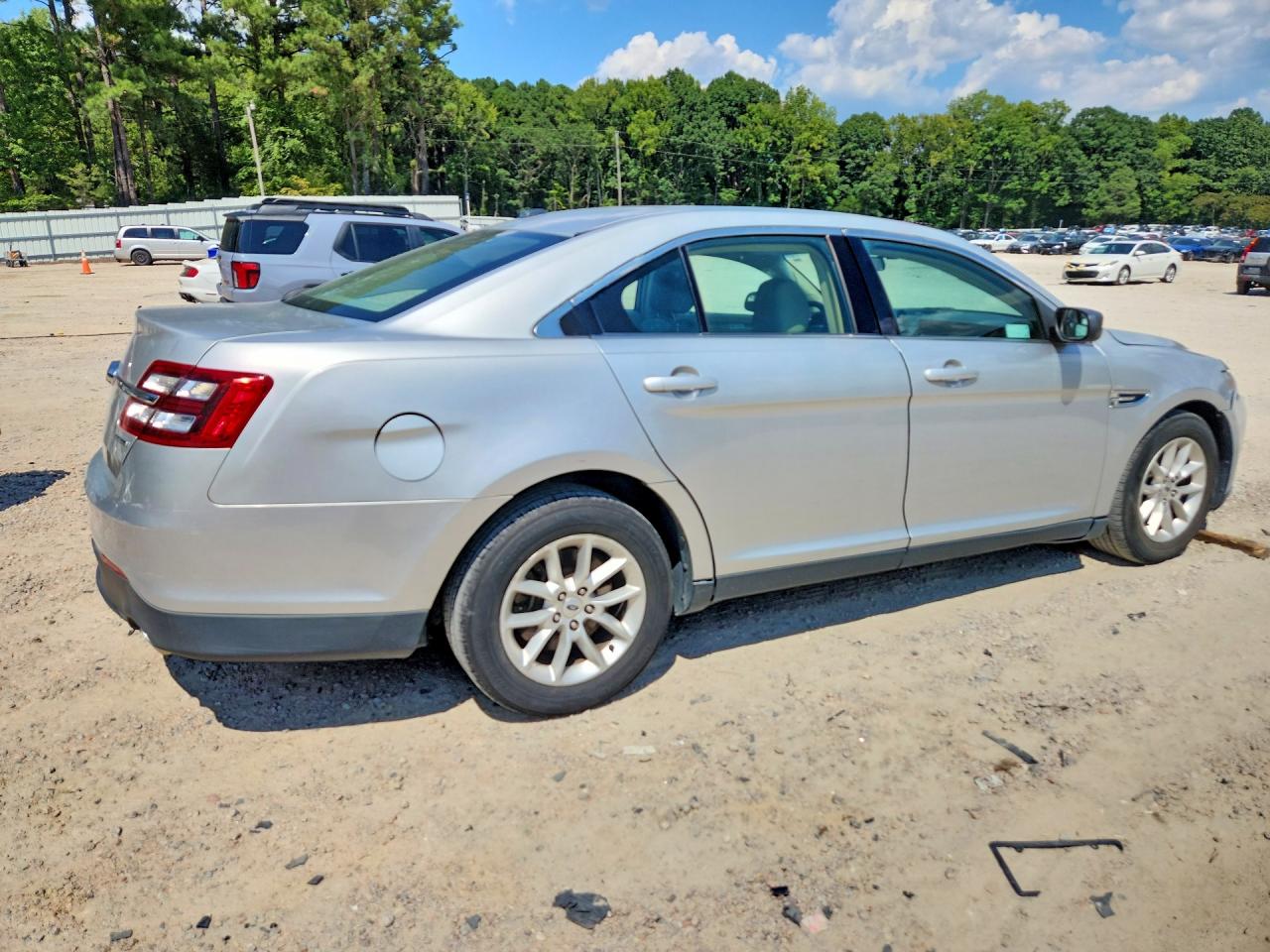 2015 Ford Taurus Se Silver vin: 1FAHP2D83FG112789