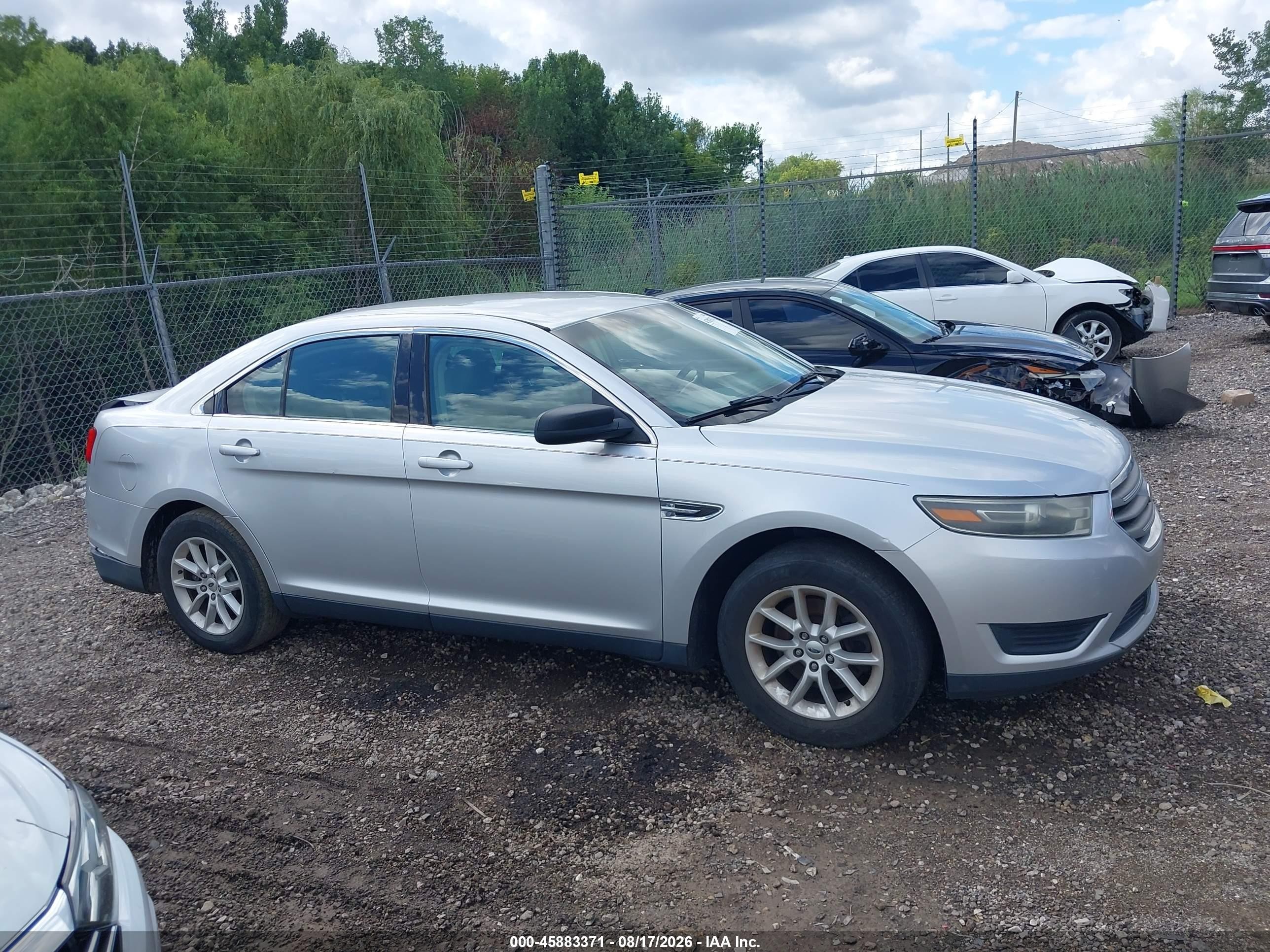 2015 Ford Taurus Se Silver vin: 1FAHP2D83FG121377