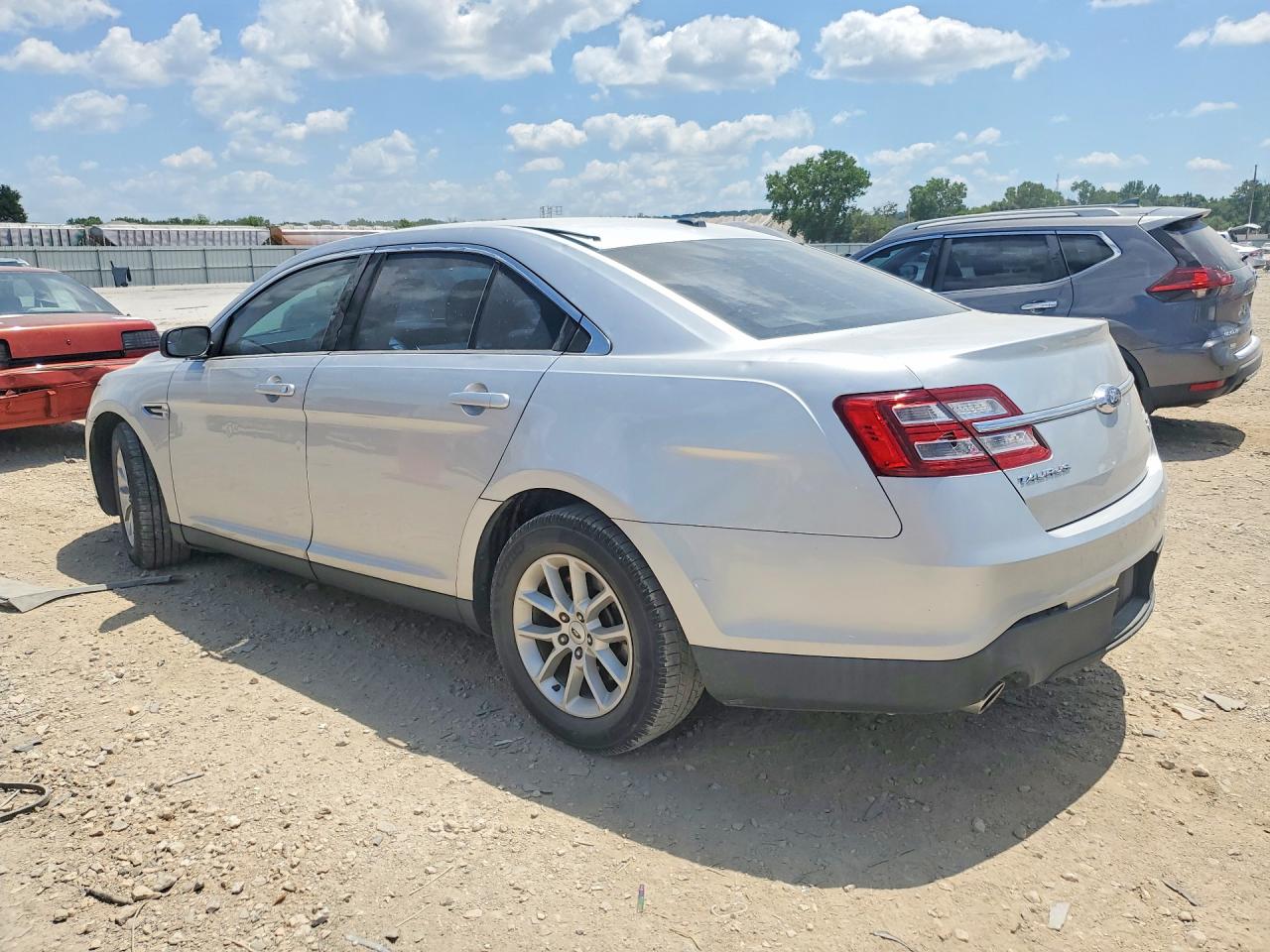 2015 Ford Taurus Se Серебряный vin: 1FAHP2D83FG126126