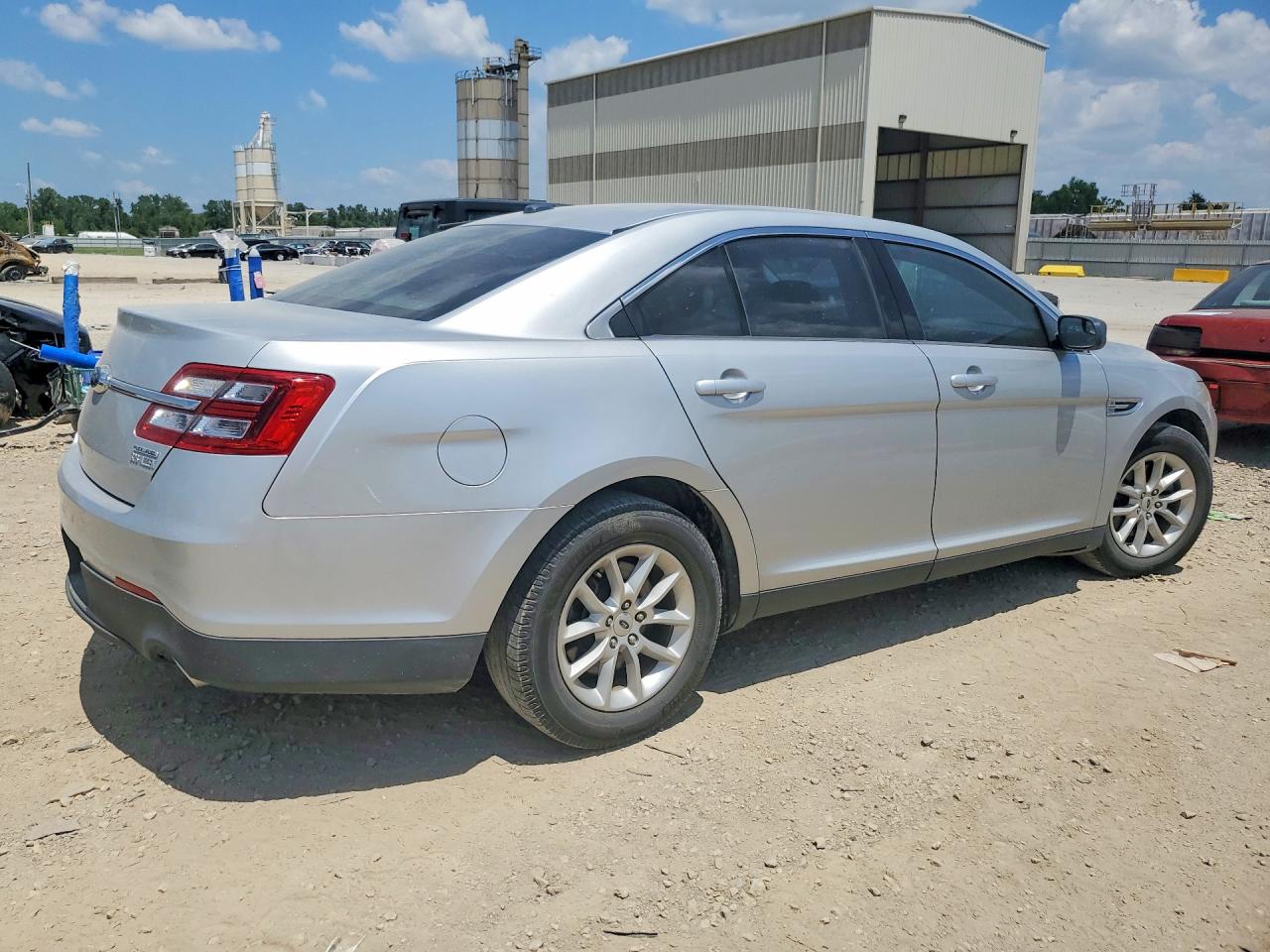 2015 Ford Taurus Se Серебряный vin: 1FAHP2D83FG126126