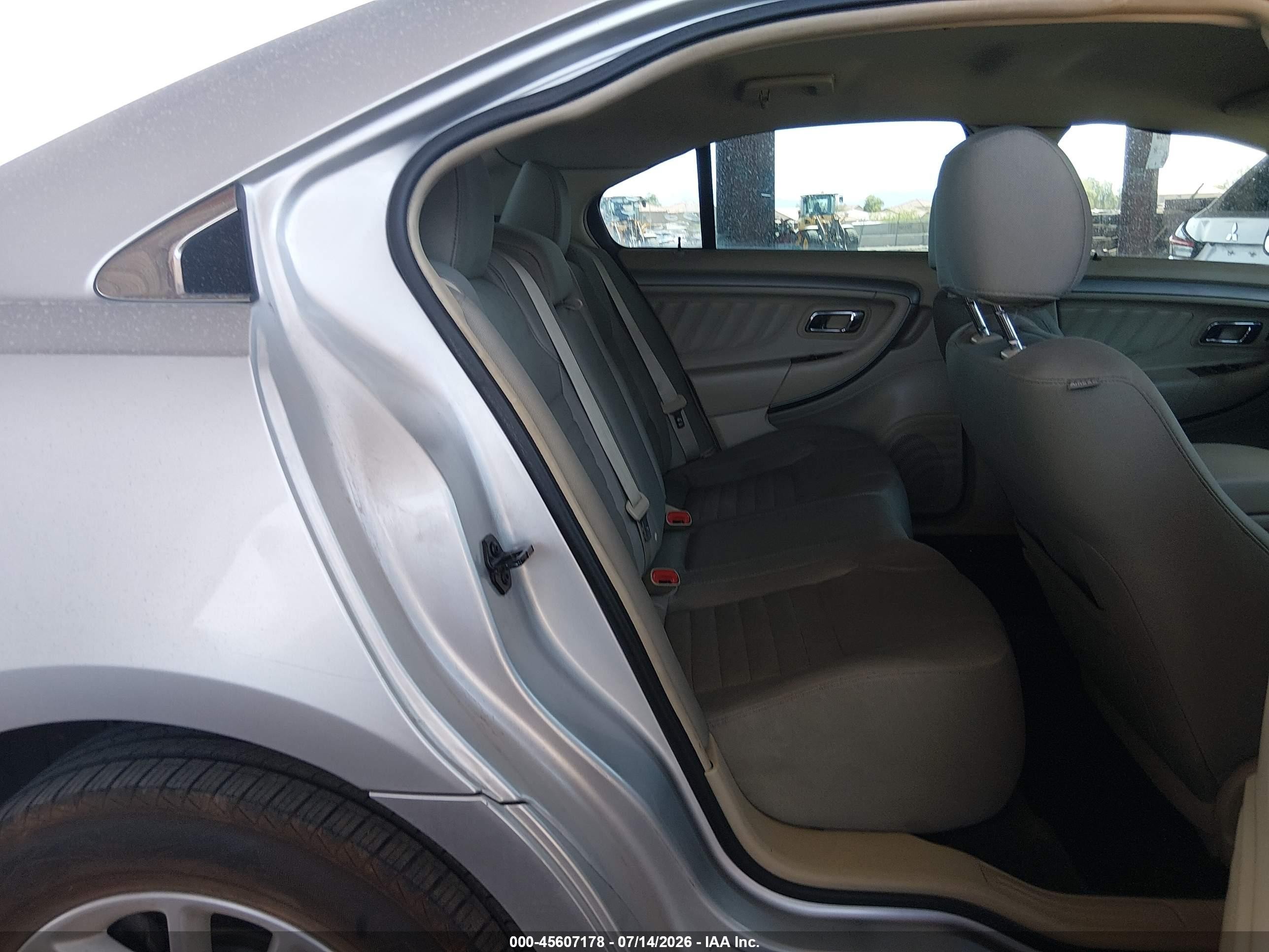 2014 Ford Taurus Se Silver vin: 1FAHP2D84EG114078