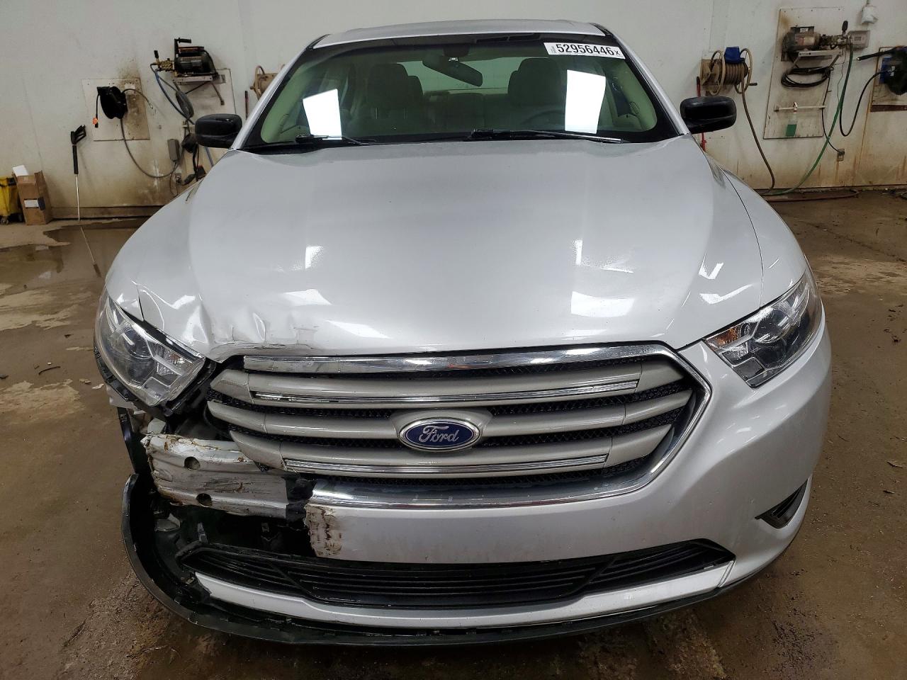 2015 Ford Taurus Se Silver vin: 1FAHP2D84FG152010