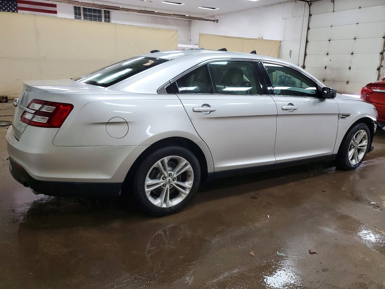 2015 Ford Taurus Se Silver vin: 1FAHP2D84FG152010
