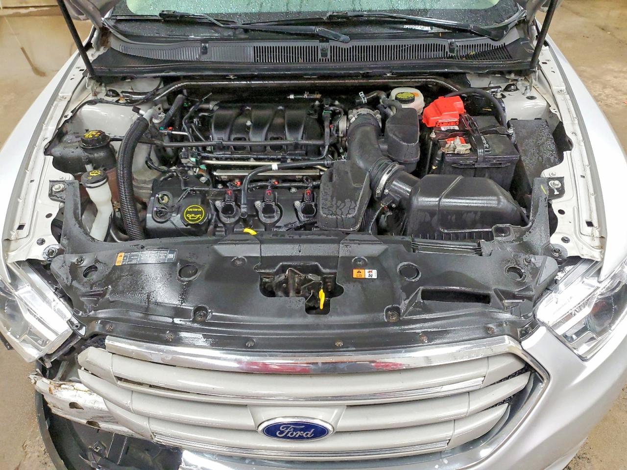 2015 Ford Taurus Se Silver vin: 1FAHP2D84FG152010