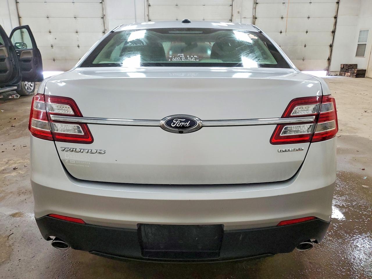 2015 Ford Taurus Se Silver vin: 1FAHP2D84FG152010