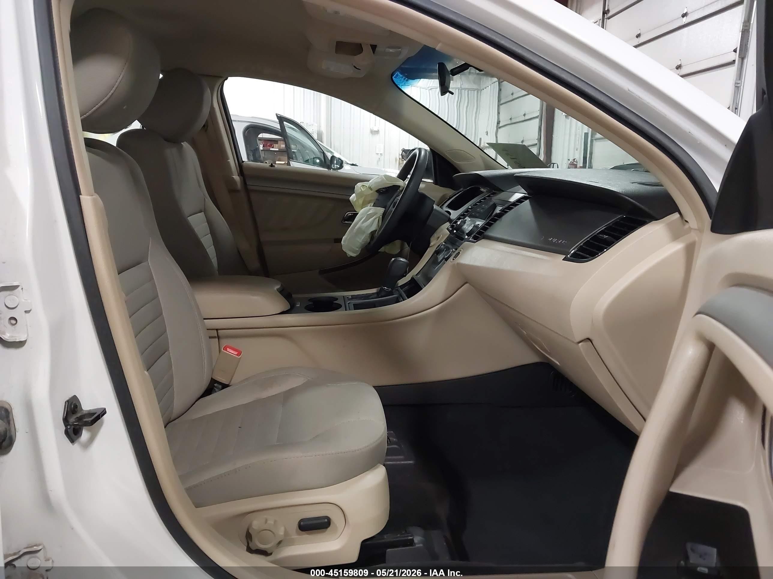 2017 Ford Taurus Se Белый vin: 1FAHP2D84HG128714