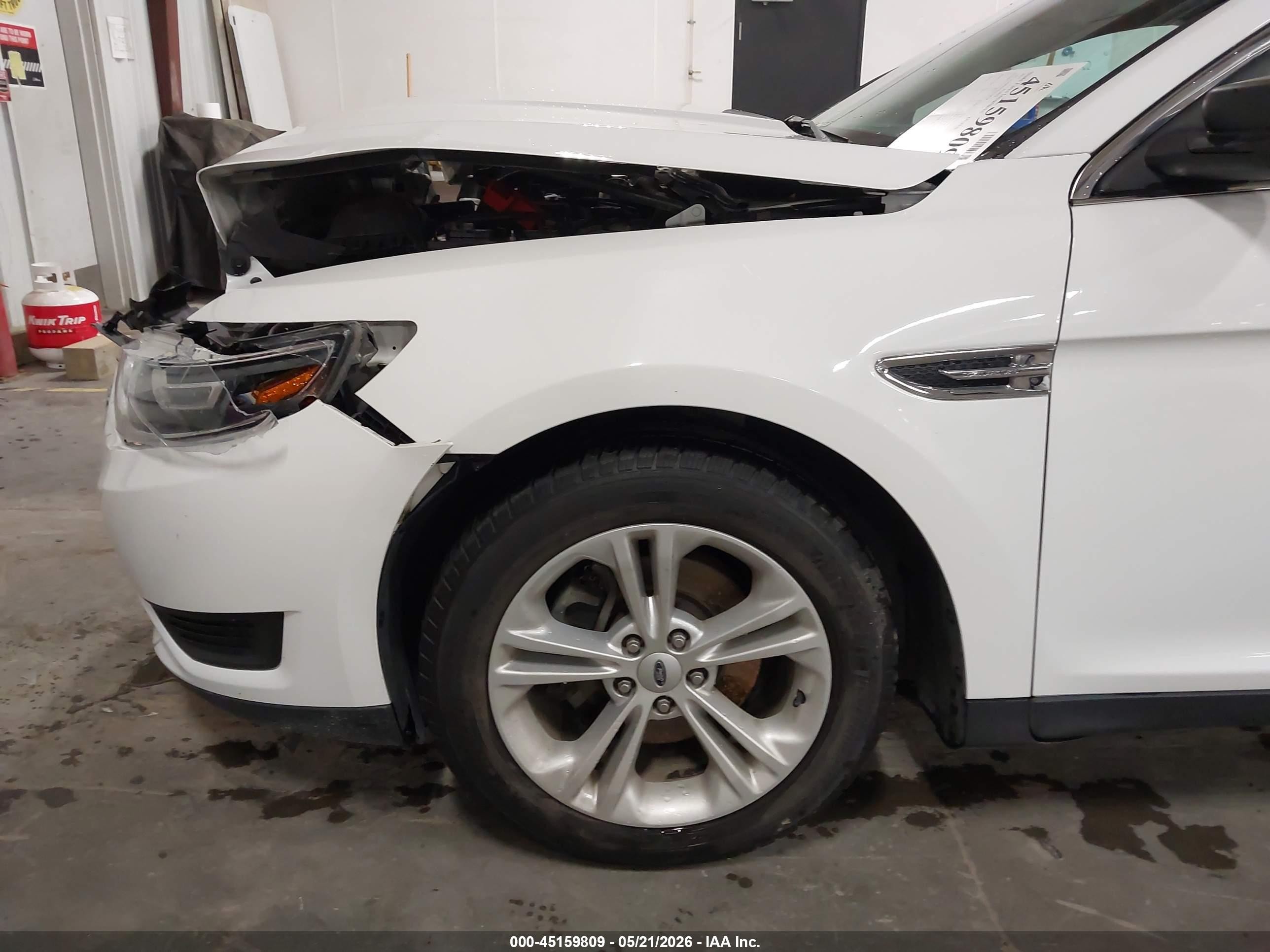2017 Ford Taurus Se Белый vin: 1FAHP2D84HG128714