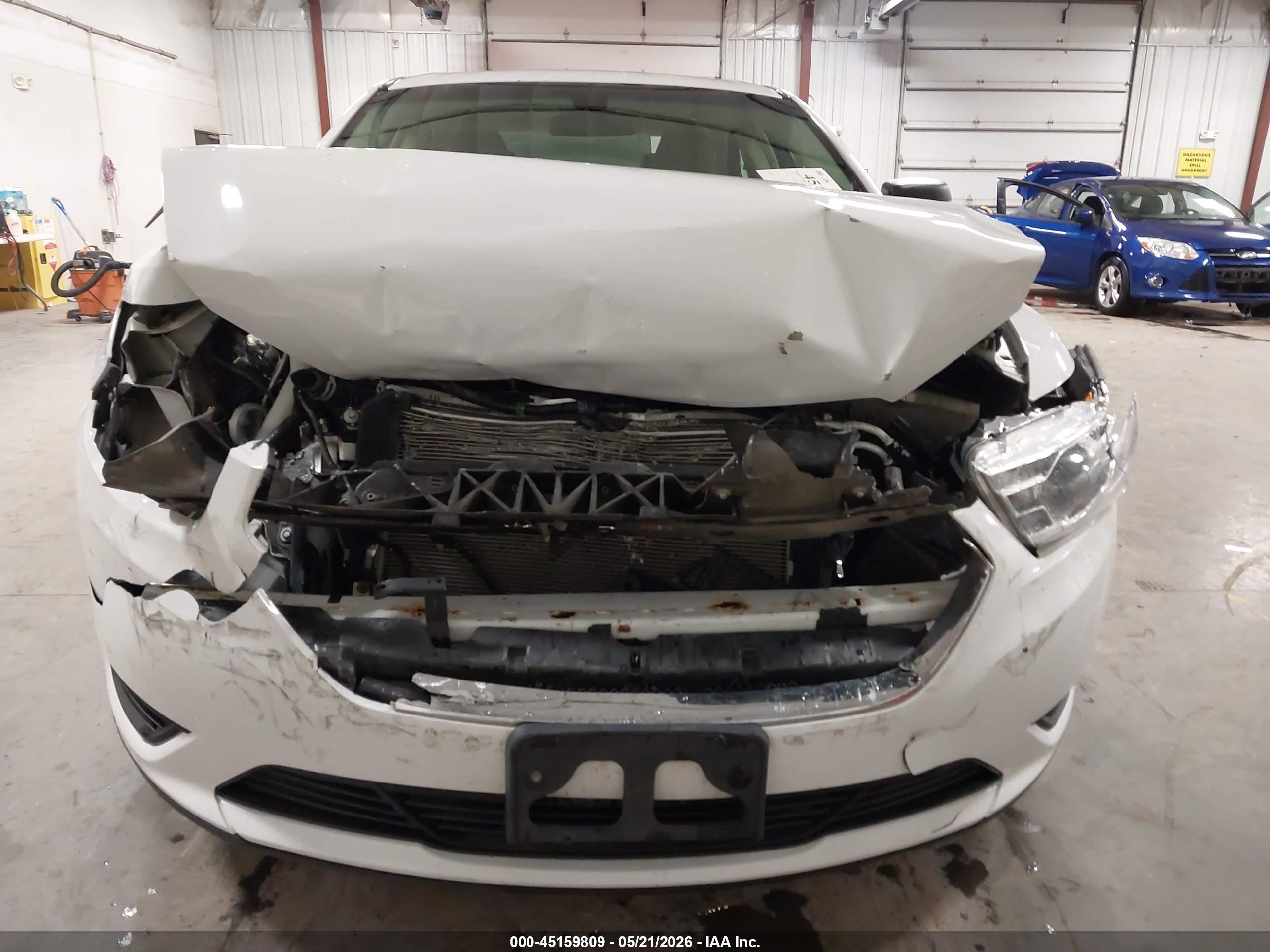 2017 Ford Taurus Se Белый vin: 1FAHP2D84HG128714
