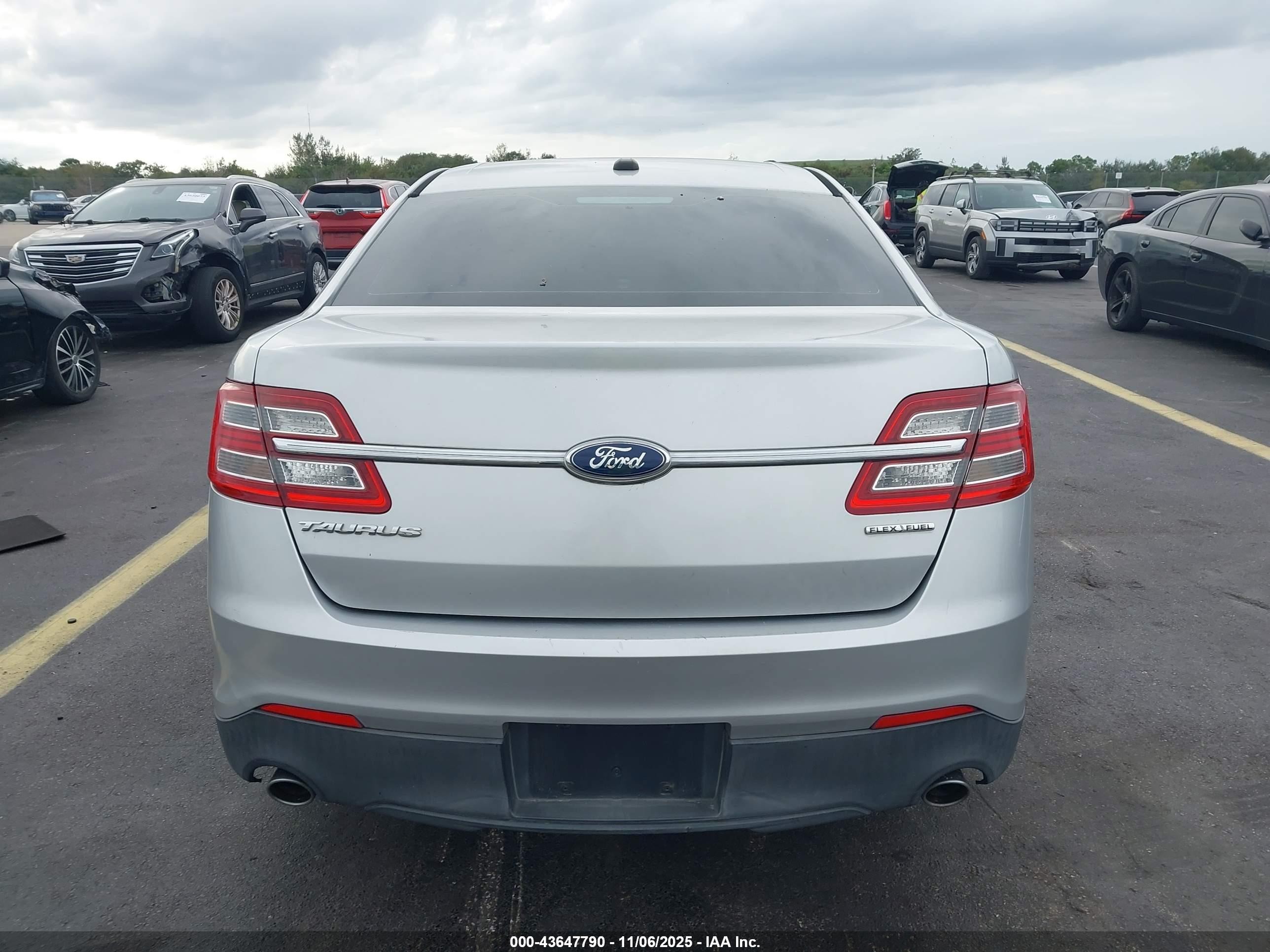 2013 Ford Taurus Se Gray vin: 1FAHP2D85DG119224