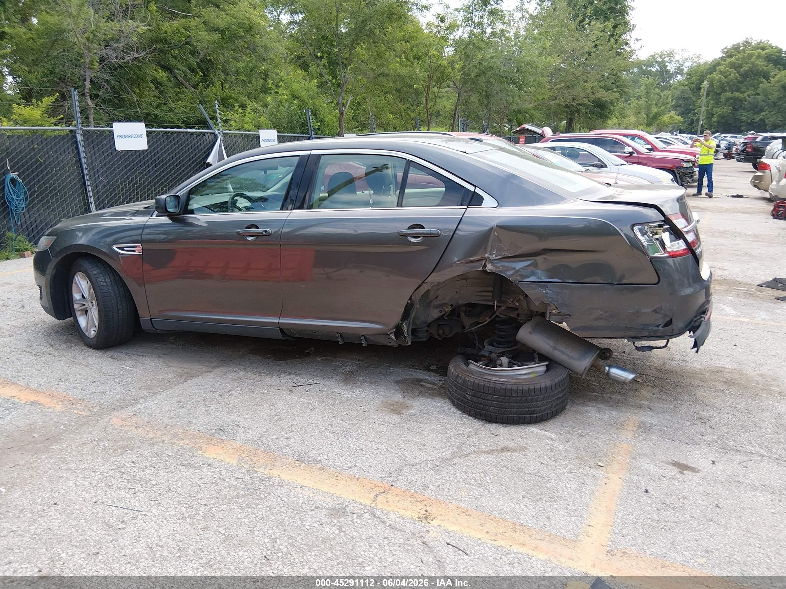2015 Ford Taurus Se Gray vin: 1FAHP2D85FG132011
