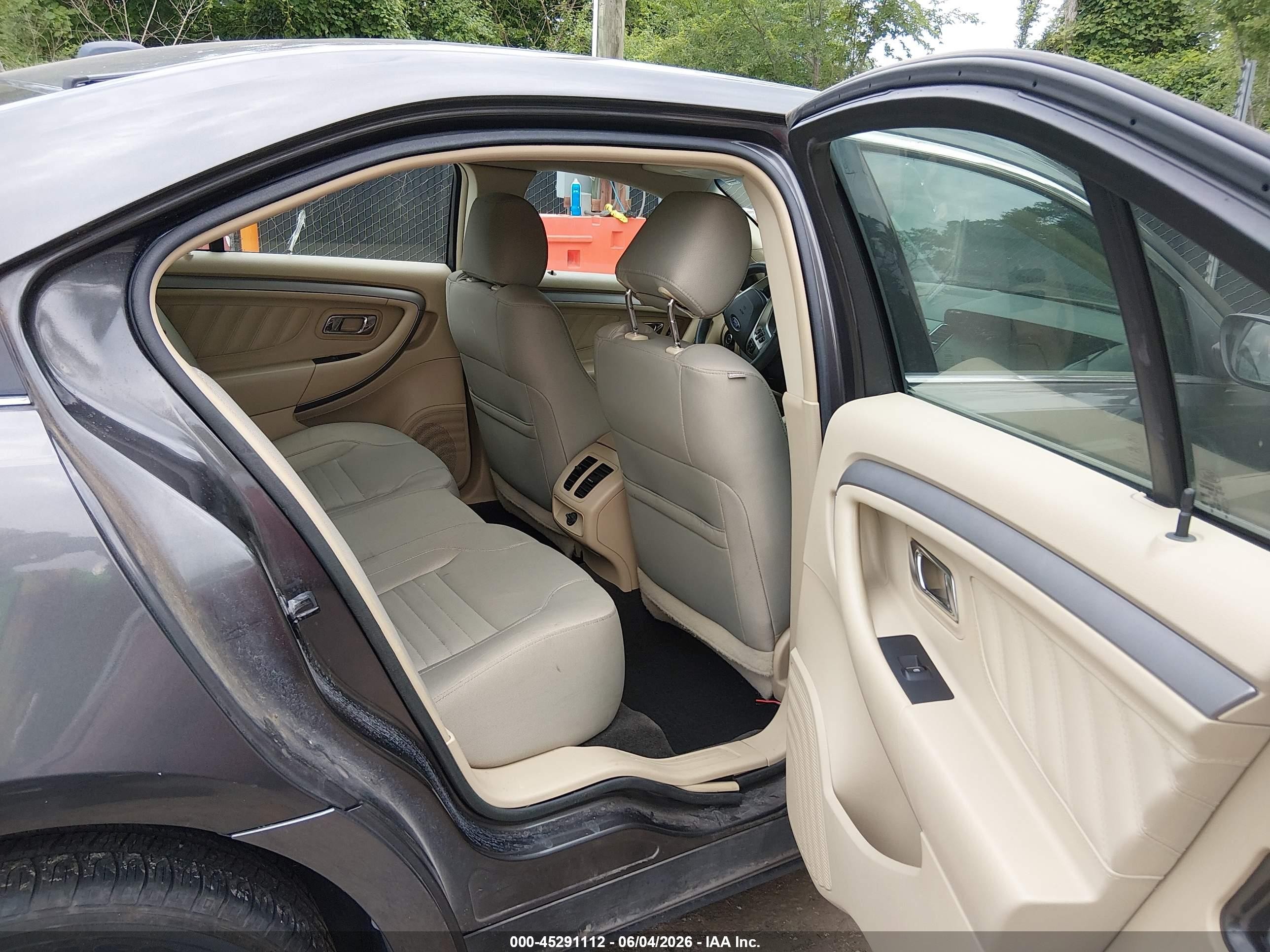 2015 Ford Taurus Se Gray vin: 1FAHP2D85FG132011
