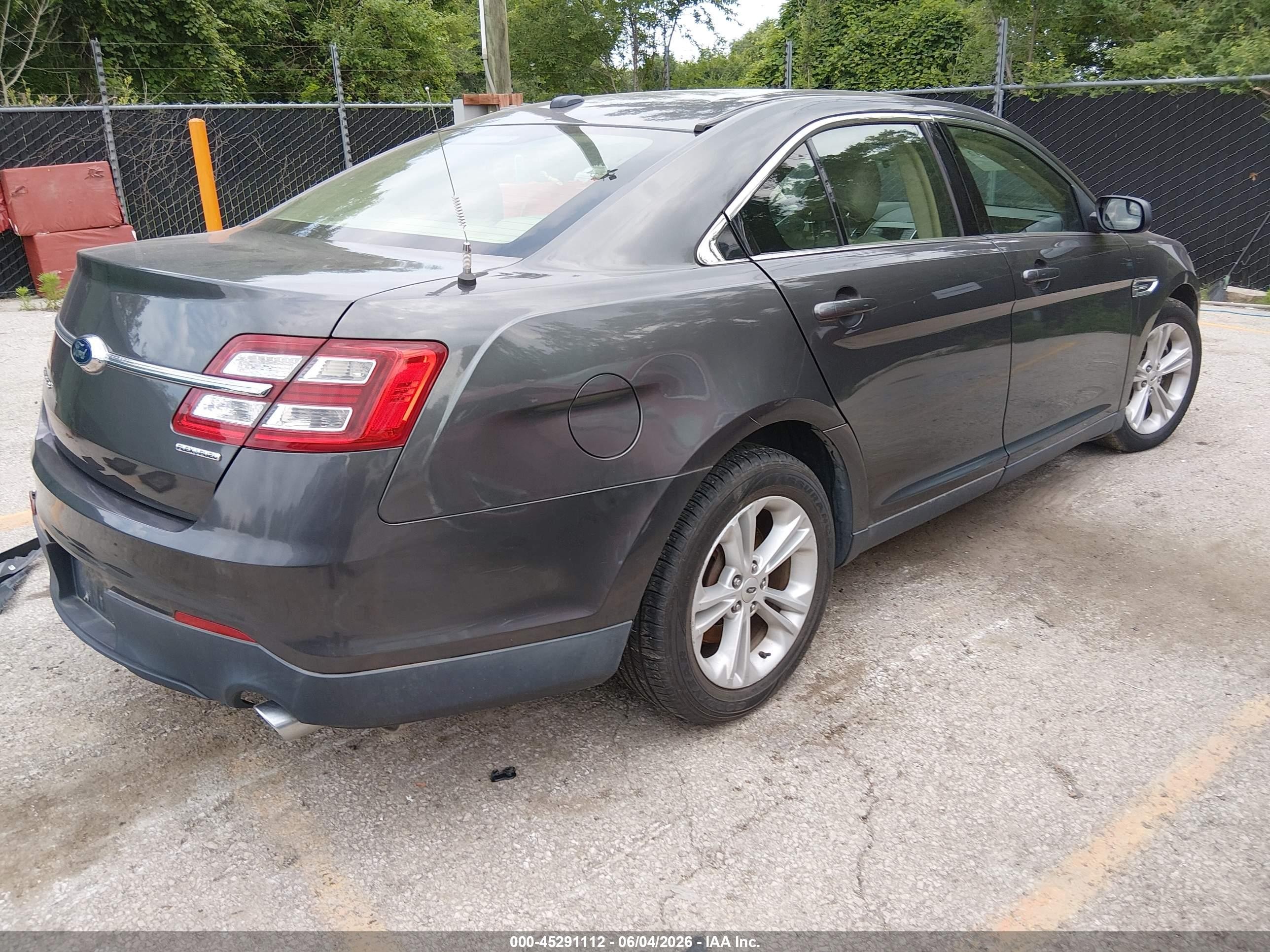 2015 Ford Taurus Se Gray vin: 1FAHP2D85FG132011