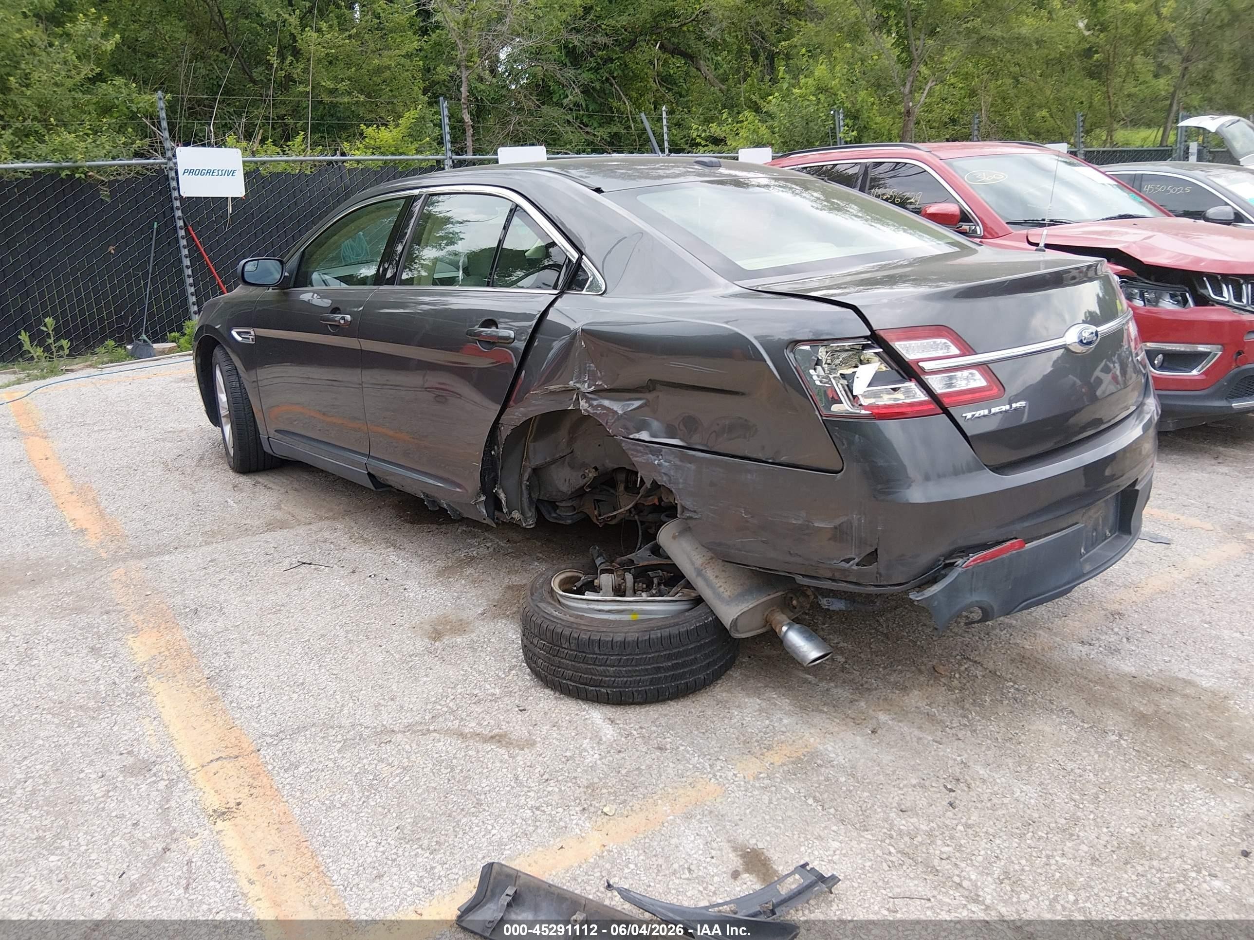 2015 Ford Taurus Se Gray vin: 1FAHP2D85FG132011