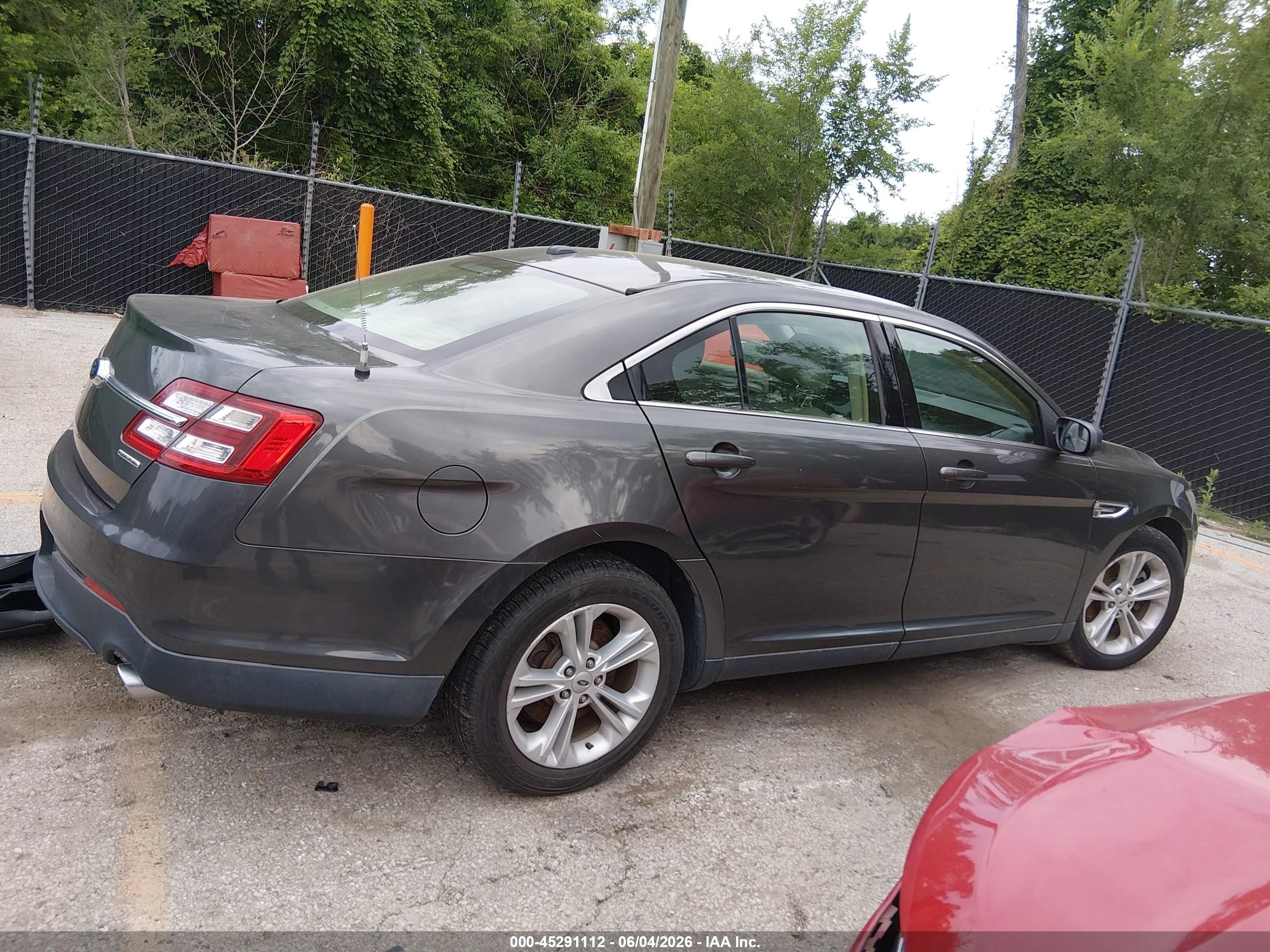2015 Ford Taurus Se Gray vin: 1FAHP2D85FG132011