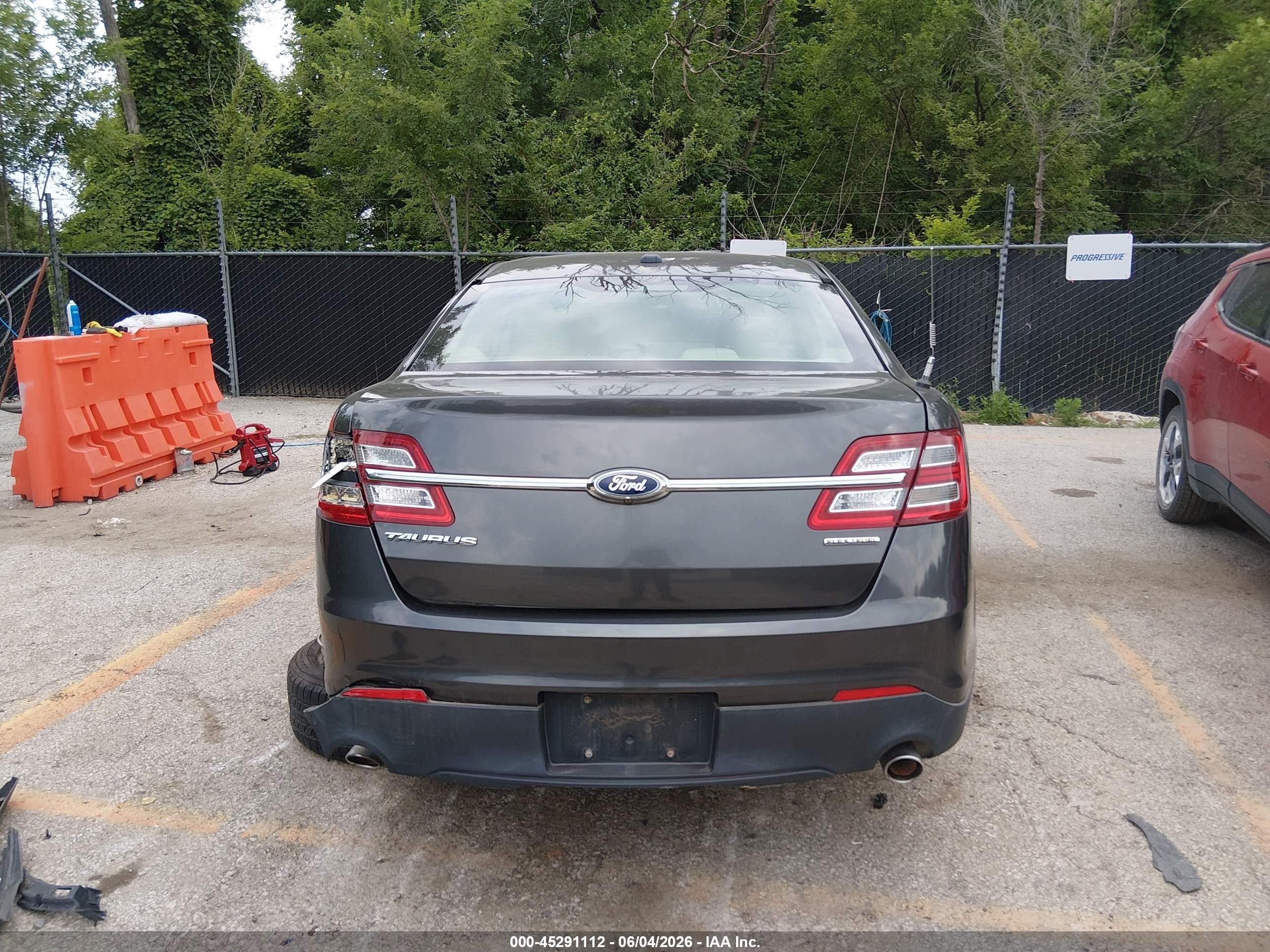 2015 Ford Taurus Se Gray vin: 1FAHP2D85FG132011