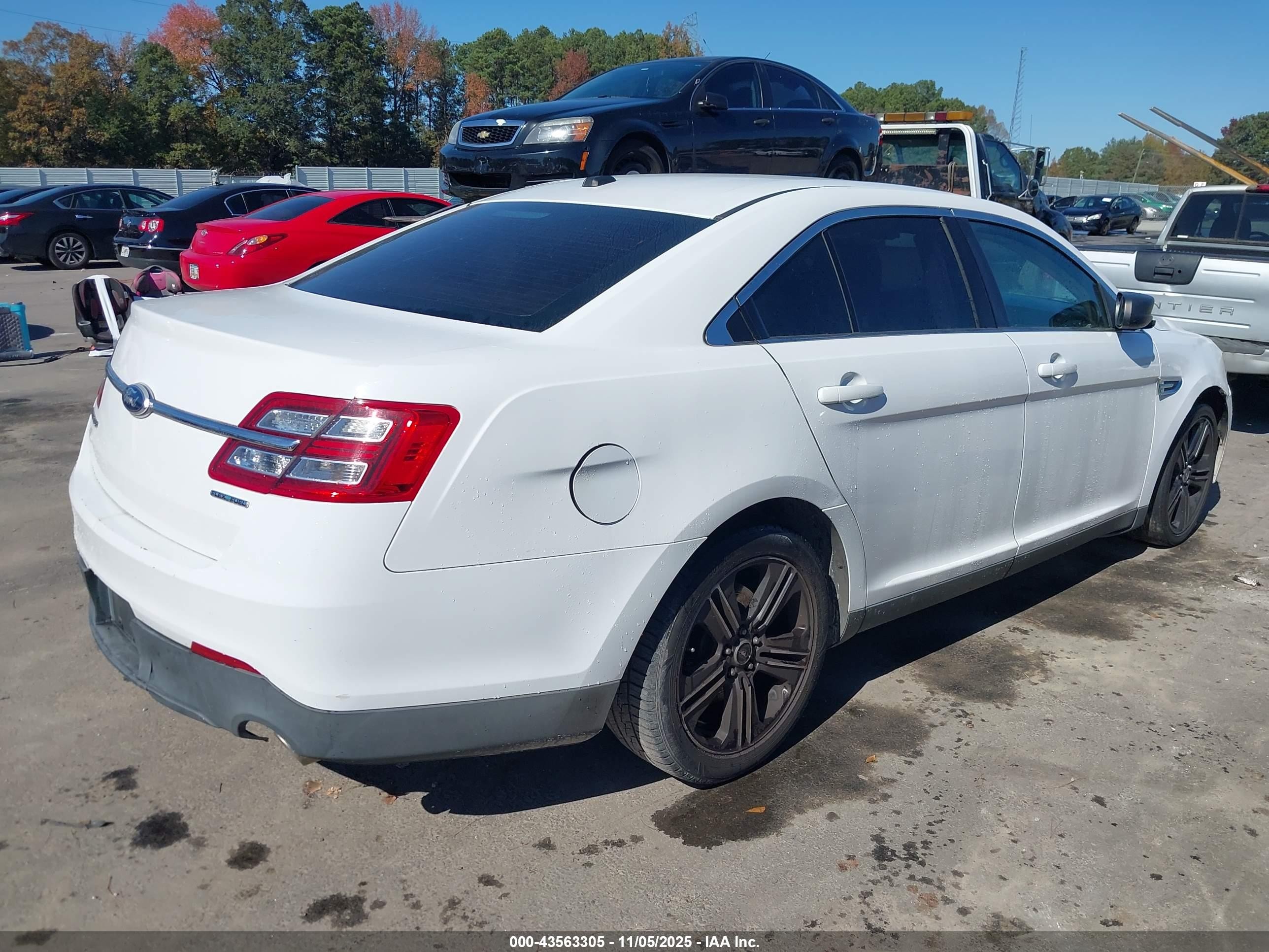 2013 Ford Taurus Se White vin: 1FAHP2D86DG170036