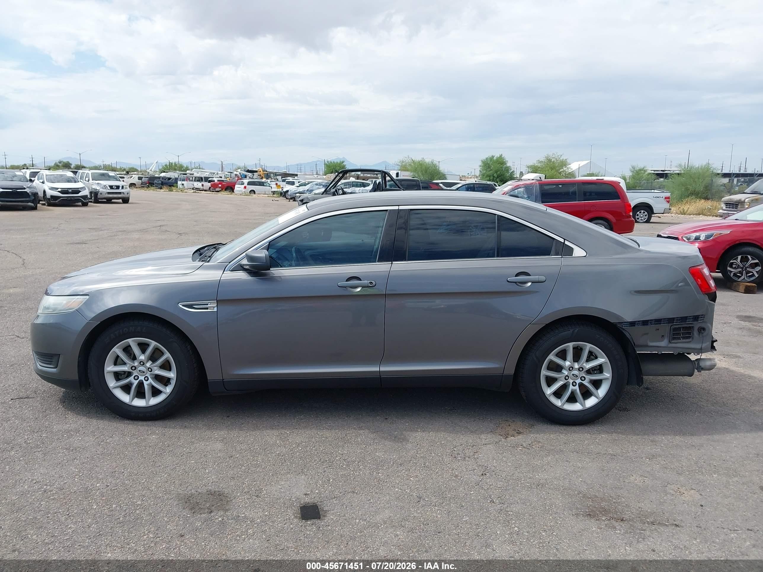 2013 Ford Taurus Se Серый vin: 1FAHP2D86DG181120