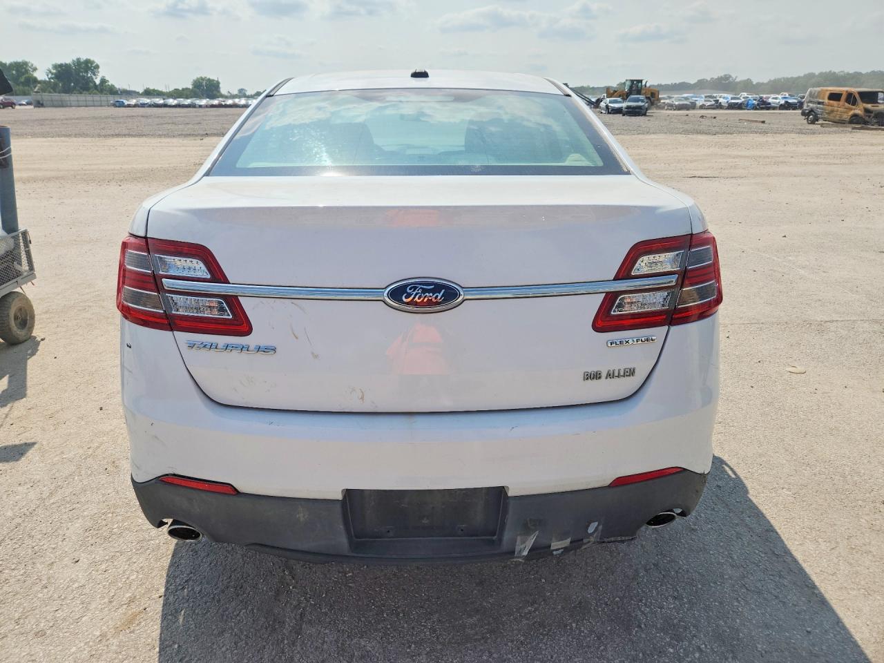 2013 Ford Taurus Se White vin: 1FAHP2D86DG221129