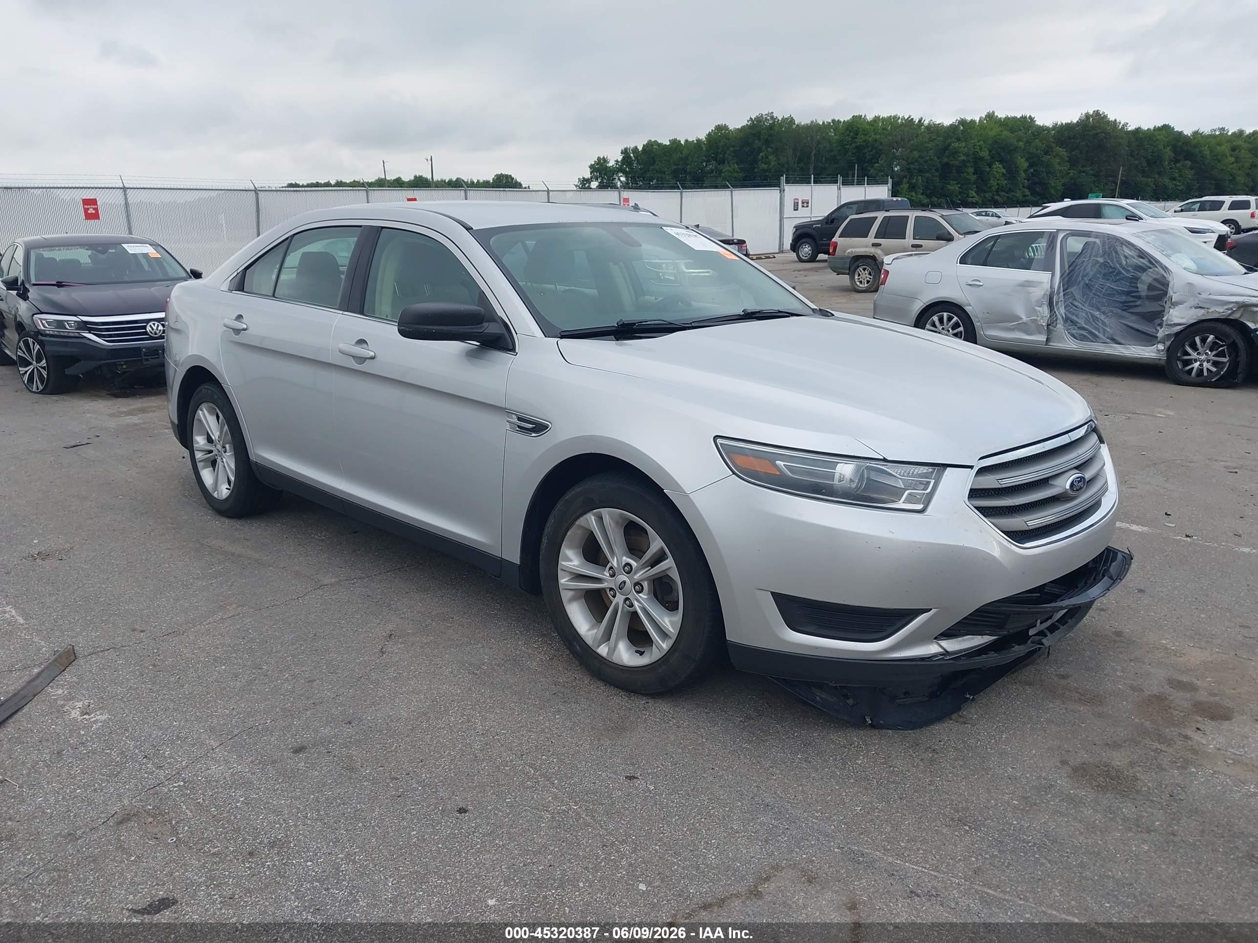 2015 Ford Taurus Se Серебряный vin: 1FAHP2D86FG172677
