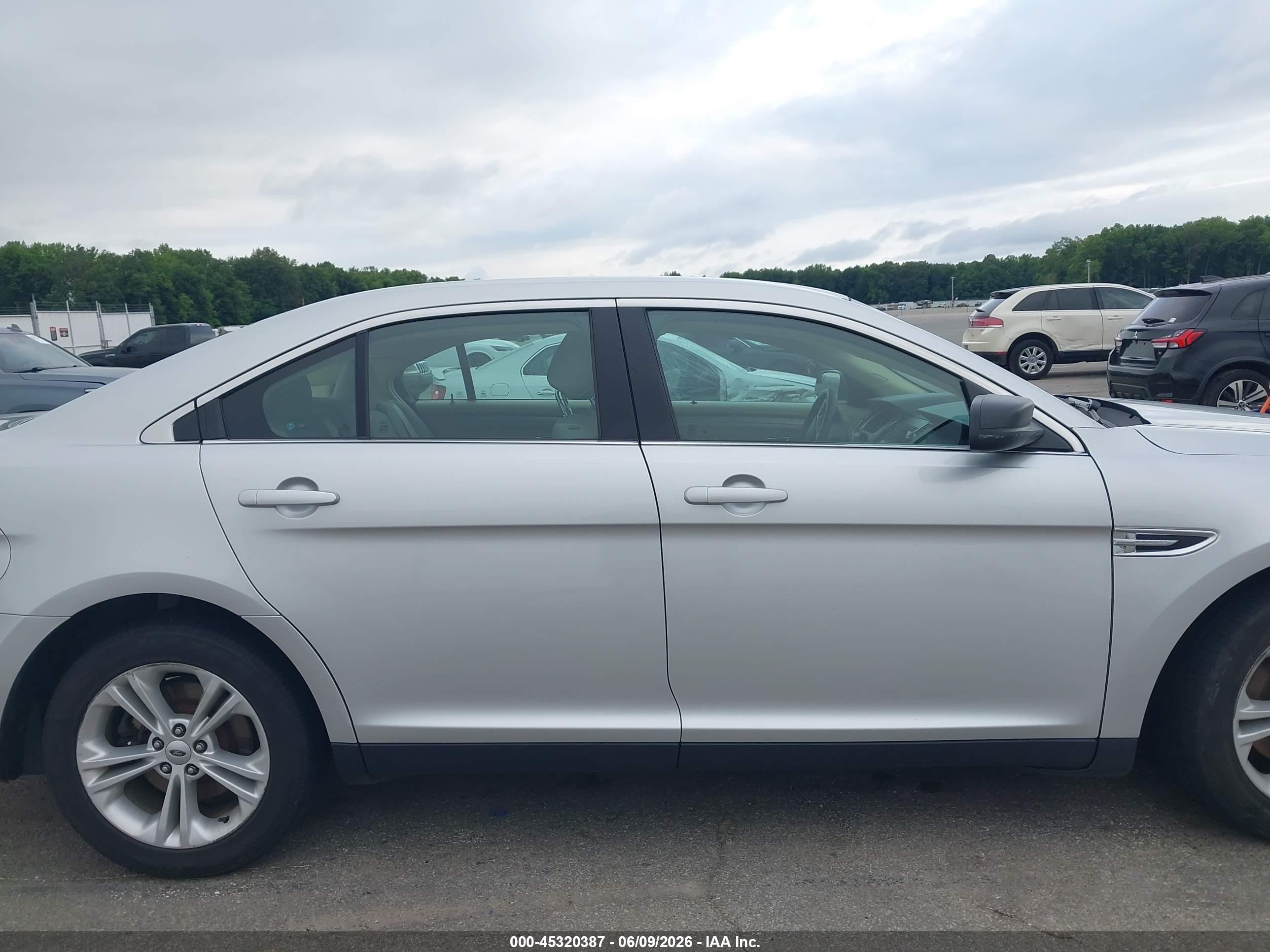 2015 Ford Taurus Se Silver vin: 1FAHP2D86FG172677