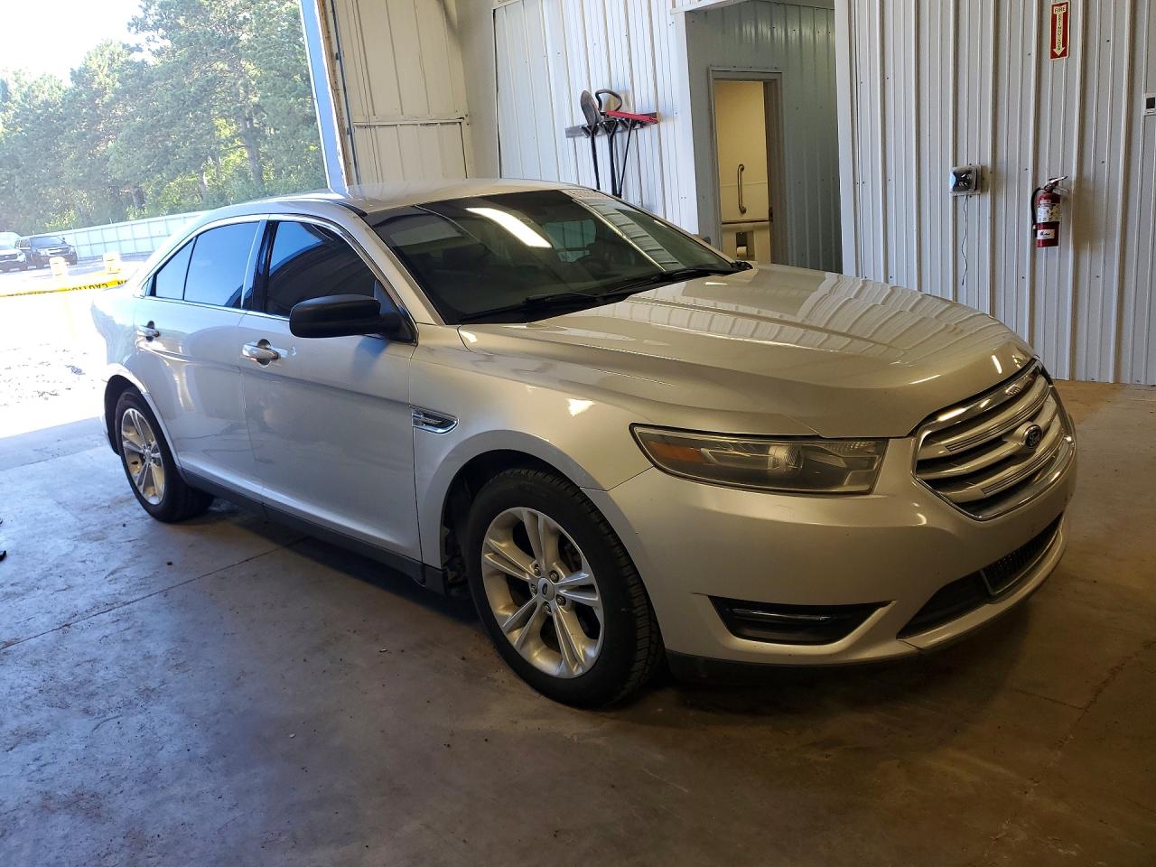 2015 Ford Taurus Se Silver vin: 1FAHP2D87FG133421