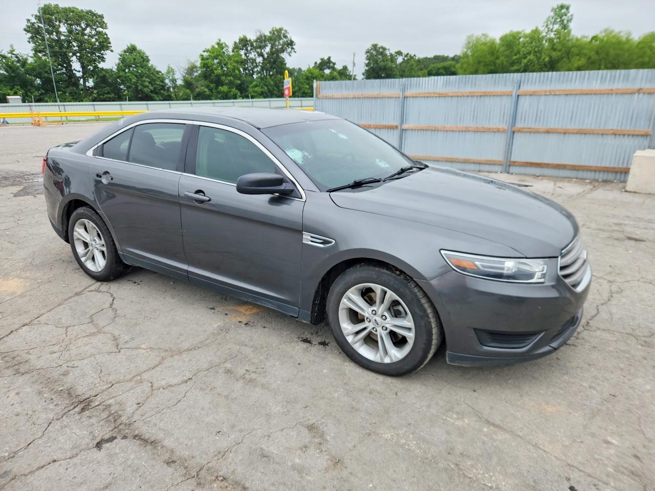 2015 Ford Taurus Se Серый vin: 1FAHP2D87FG195370