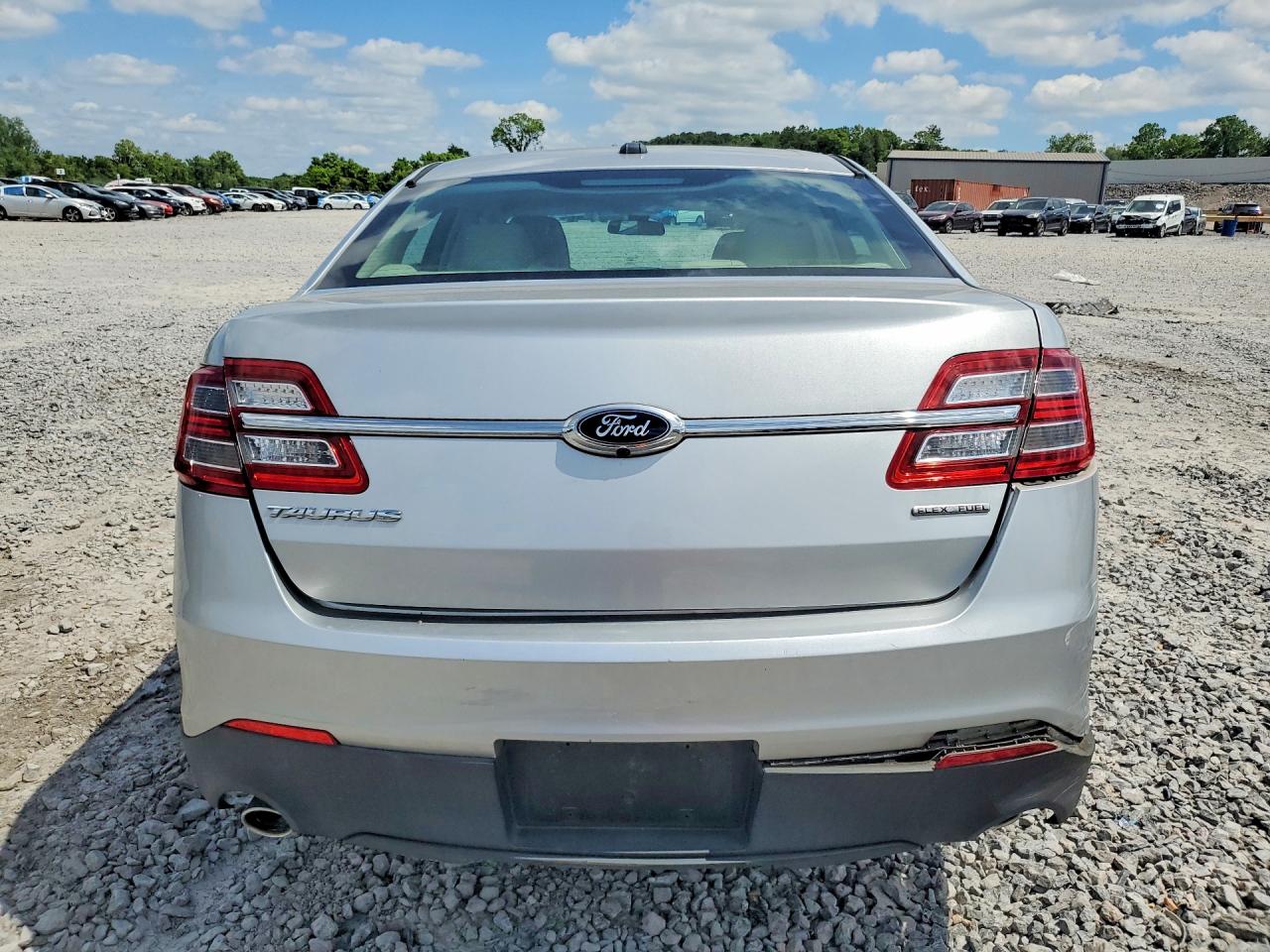 2016 Ford Taurus Se Silver vin: 1FAHP2D87GG142153