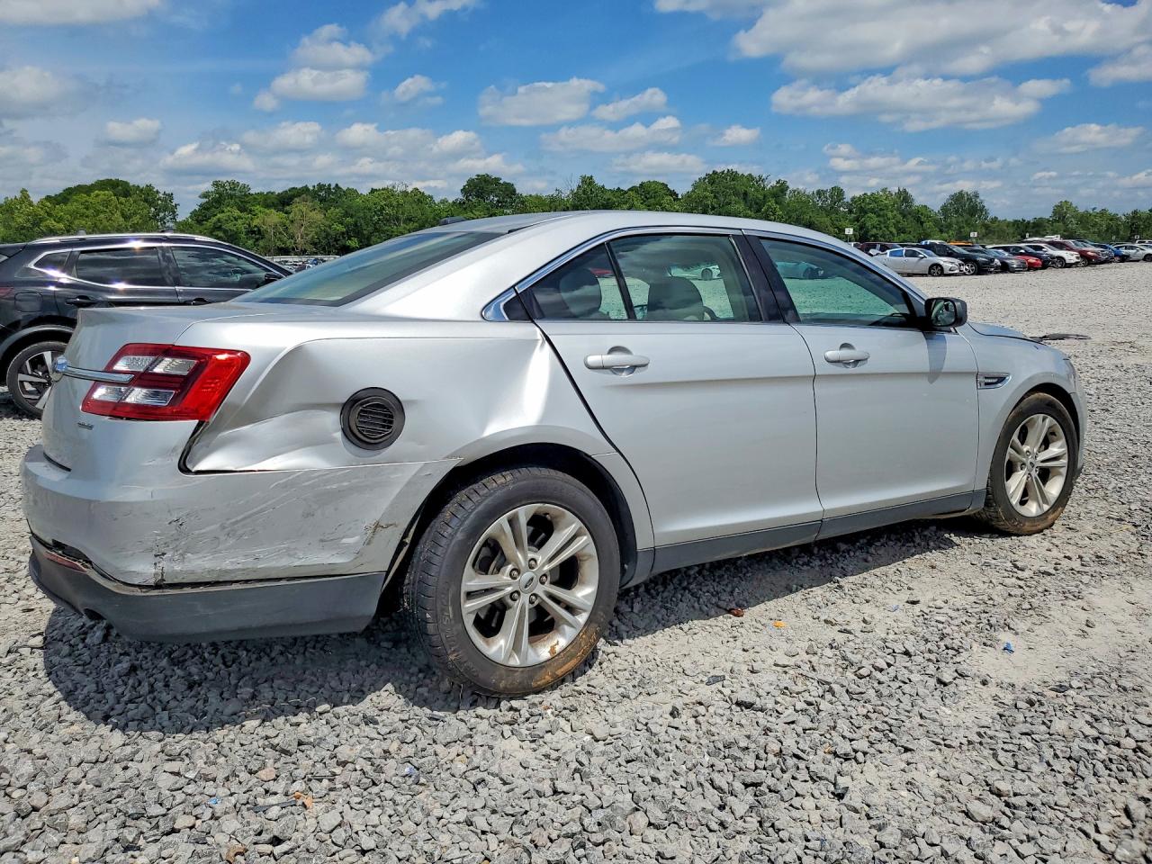 2016 Ford Taurus Se Silver vin: 1FAHP2D87GG142153