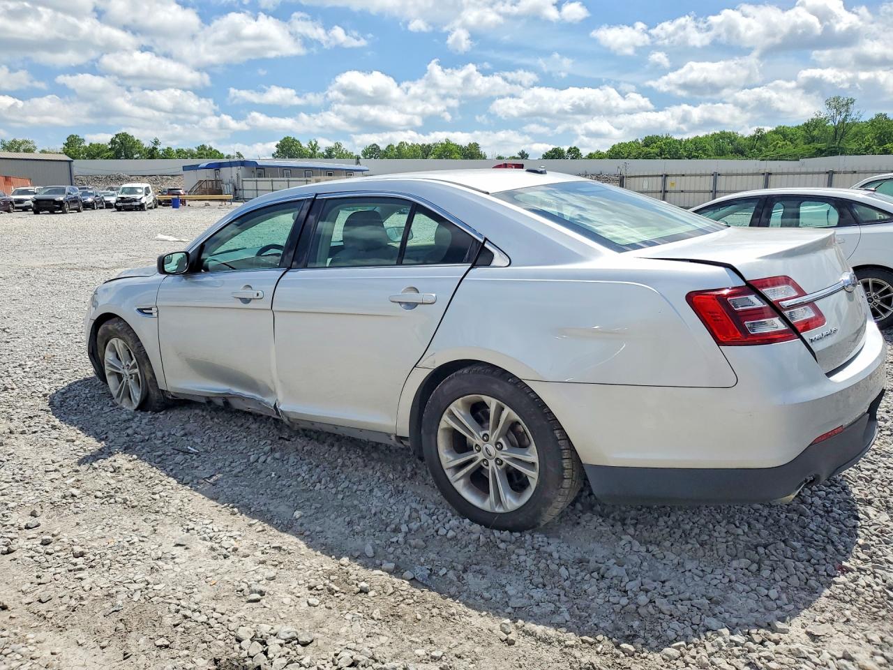 2016 Ford Taurus Se Silver vin: 1FAHP2D87GG142153