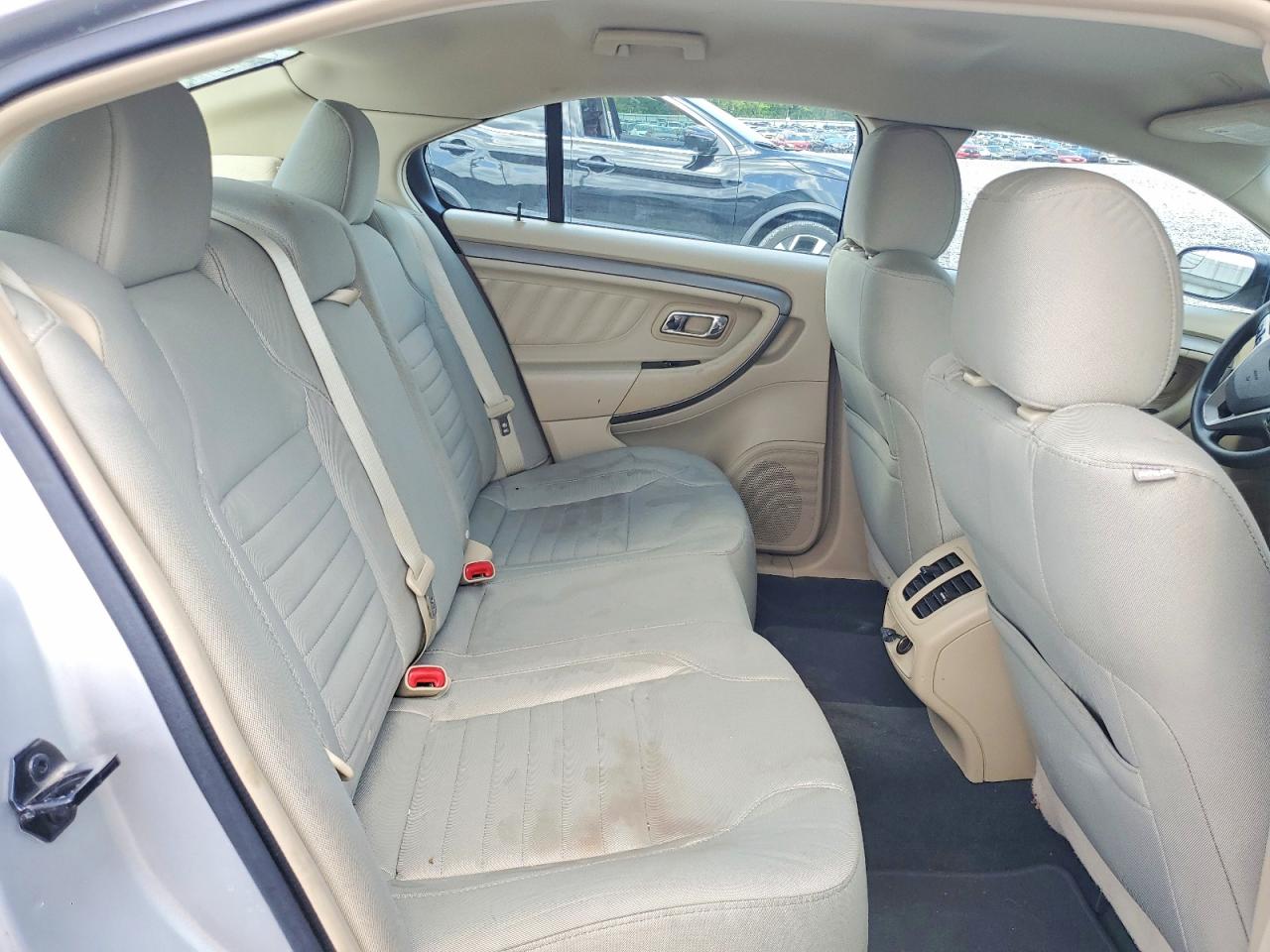 2016 Ford Taurus Se Silver vin: 1FAHP2D87GG142153