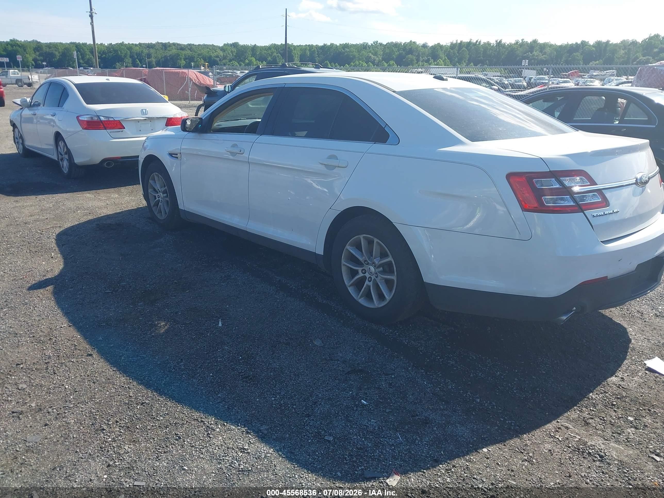 2013 Ford Taurus Se White vin: 1FAHP2D88DG182253