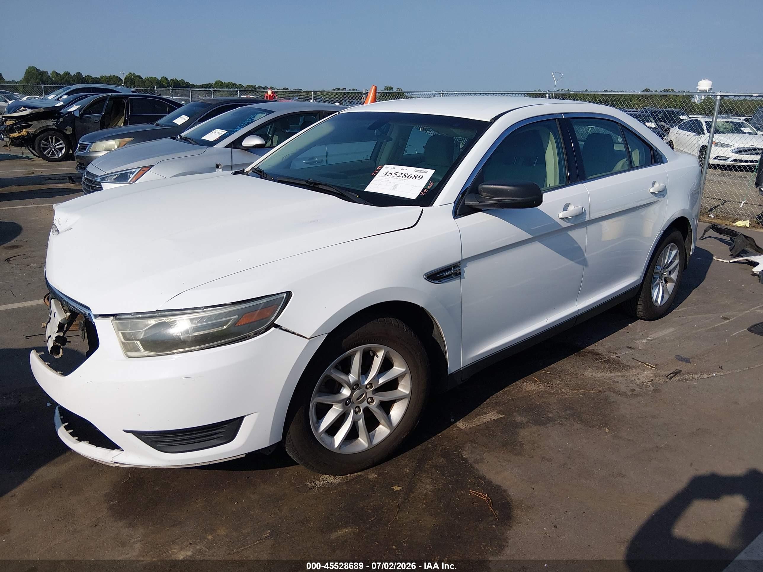 2015 Ford Taurus Se White vin: 1FAHP2D88FG127028