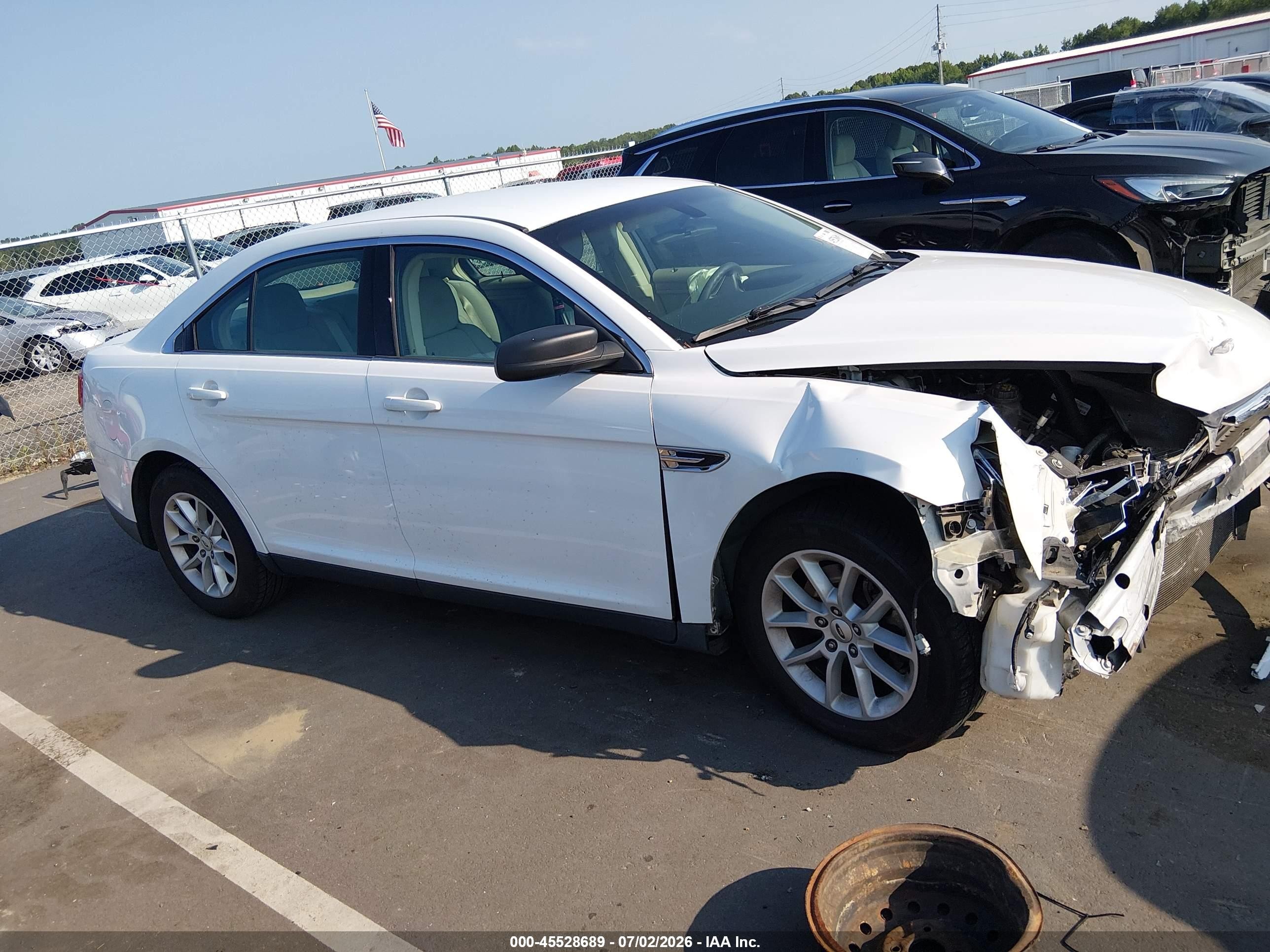 2015 Ford Taurus Se White vin: 1FAHP2D88FG127028
