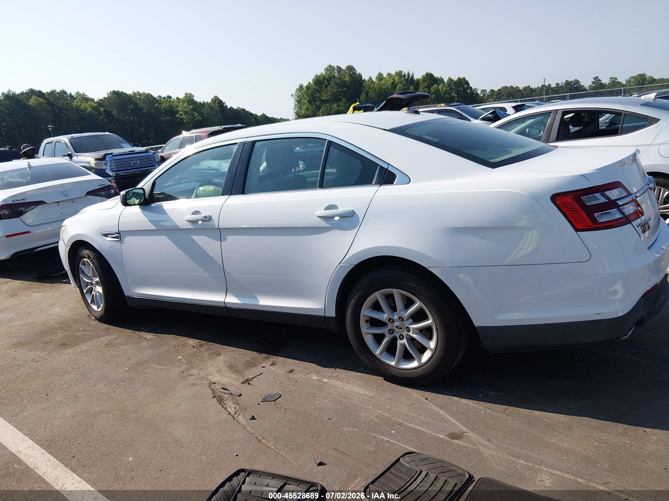 2015 Ford Taurus Se White vin: 1FAHP2D88FG127028