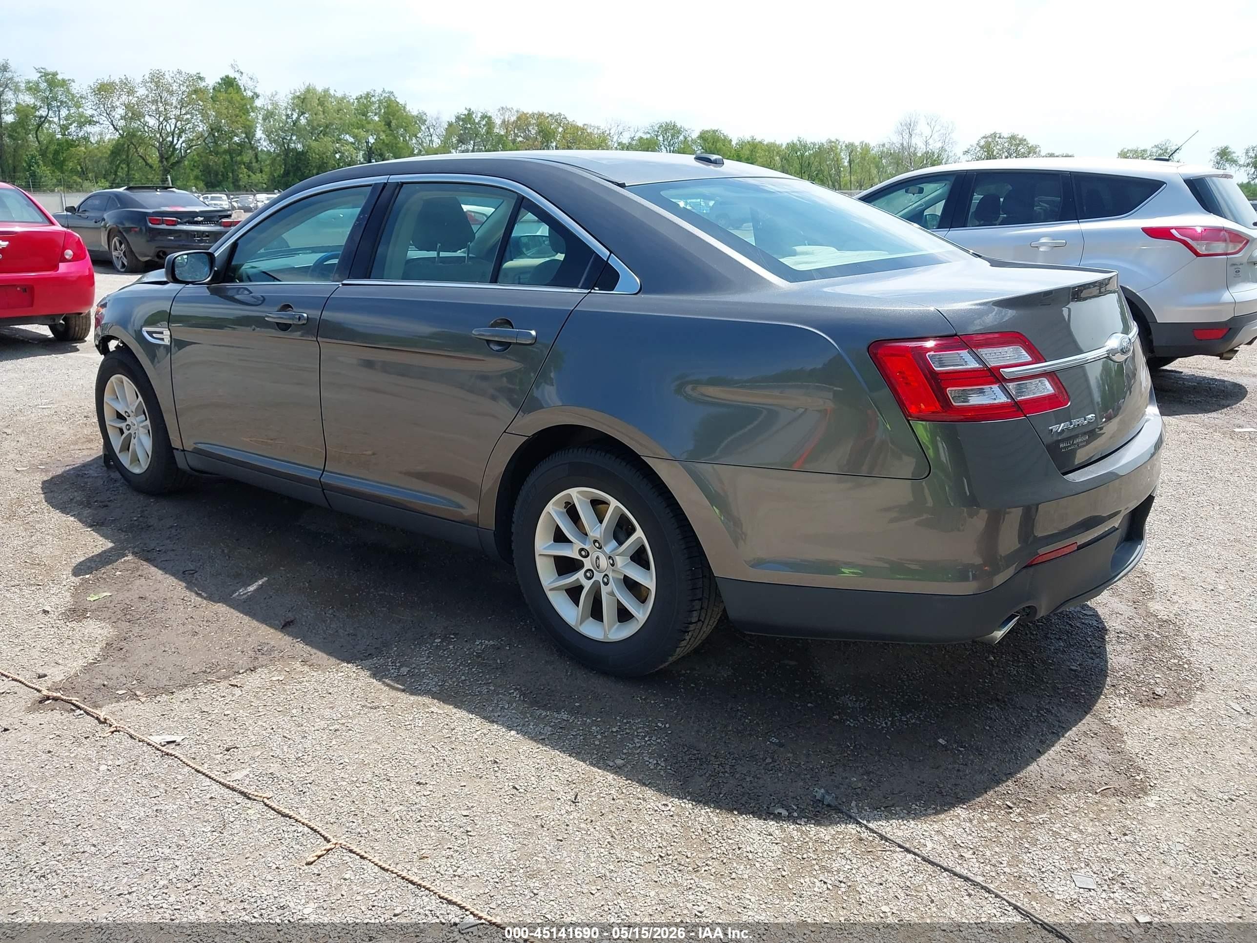 2015 Ford Taurus Se Серый vin: 1FAHP2D88FG127191