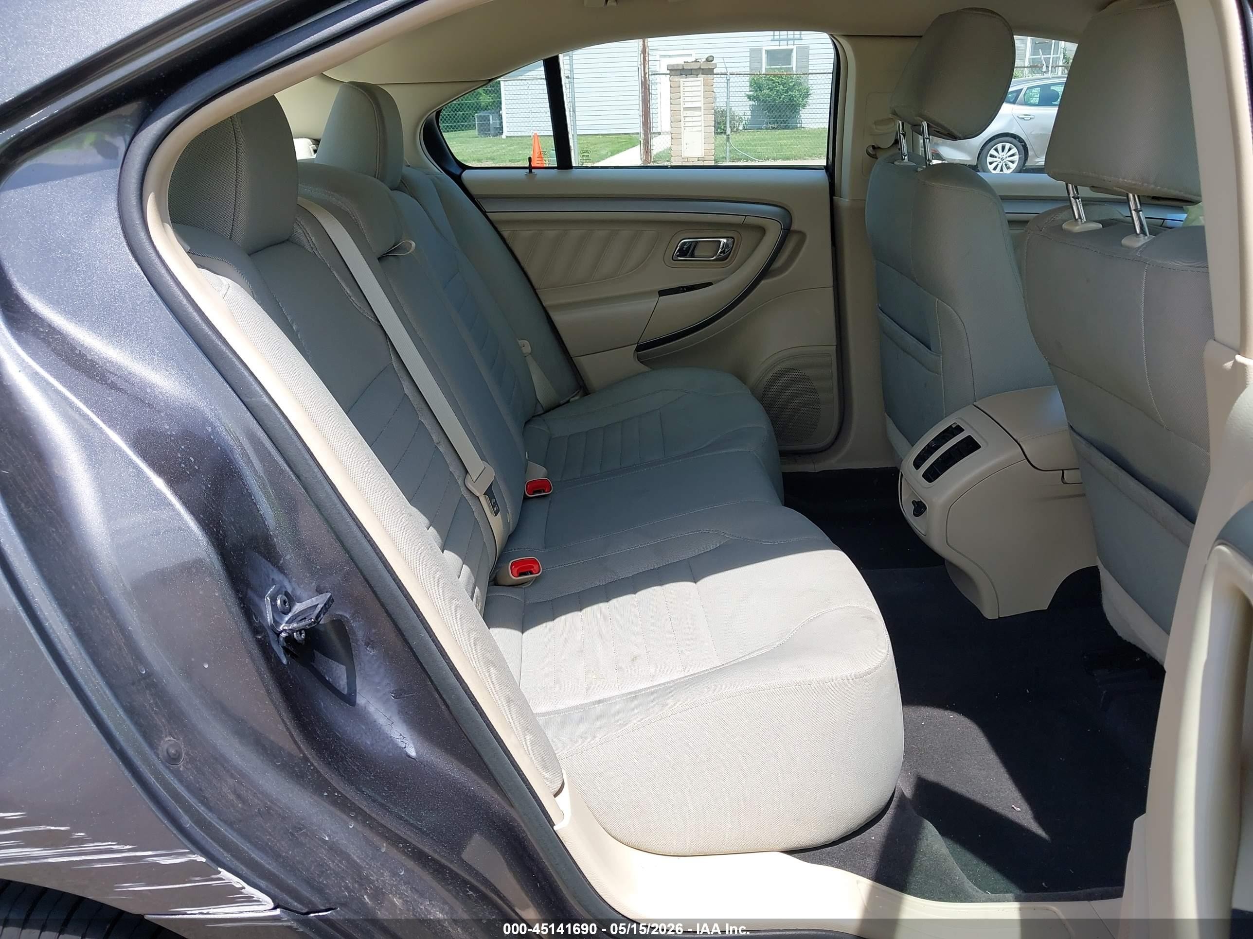 2015 Ford Taurus Se Серый vin: 1FAHP2D88FG127191