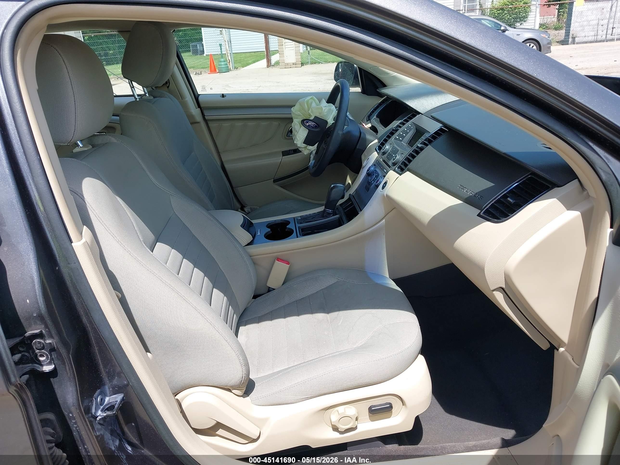 2015 Ford Taurus Se Серый vin: 1FAHP2D88FG127191
