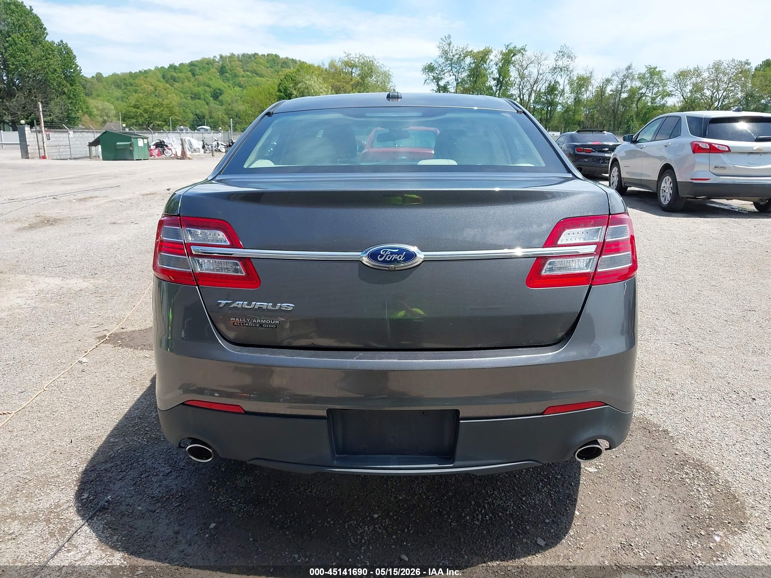 2015 Ford Taurus Se Серый vin: 1FAHP2D88FG127191