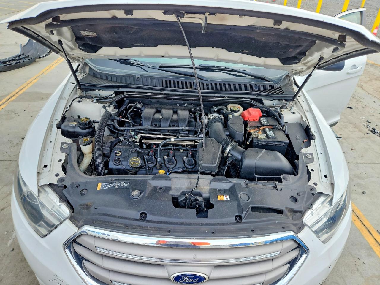 2015 Ford Taurus Se White vin: 1FAHP2D88FG200186