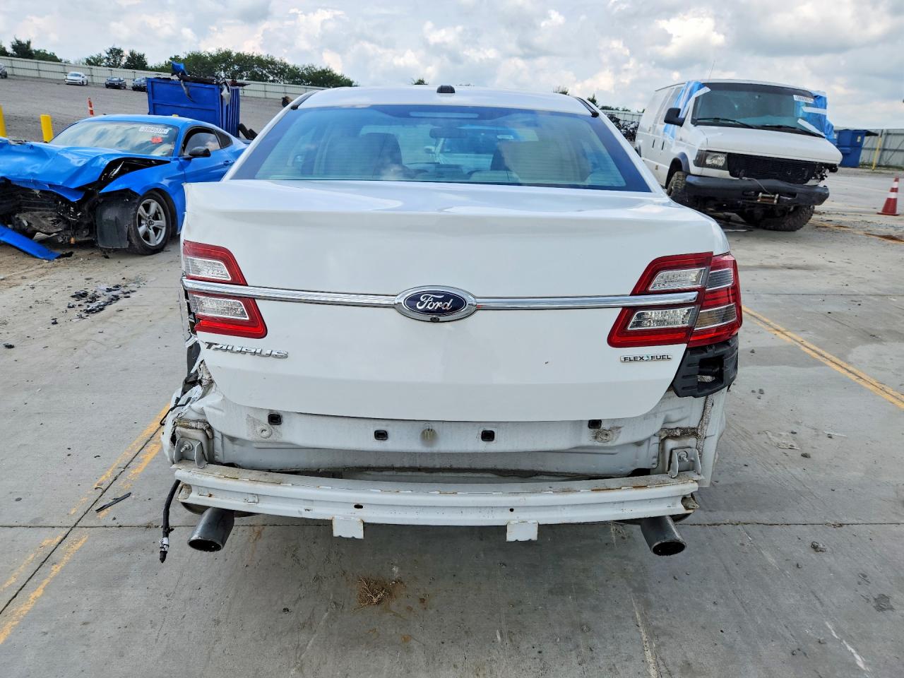 2015 Ford Taurus Se White vin: 1FAHP2D88FG200186