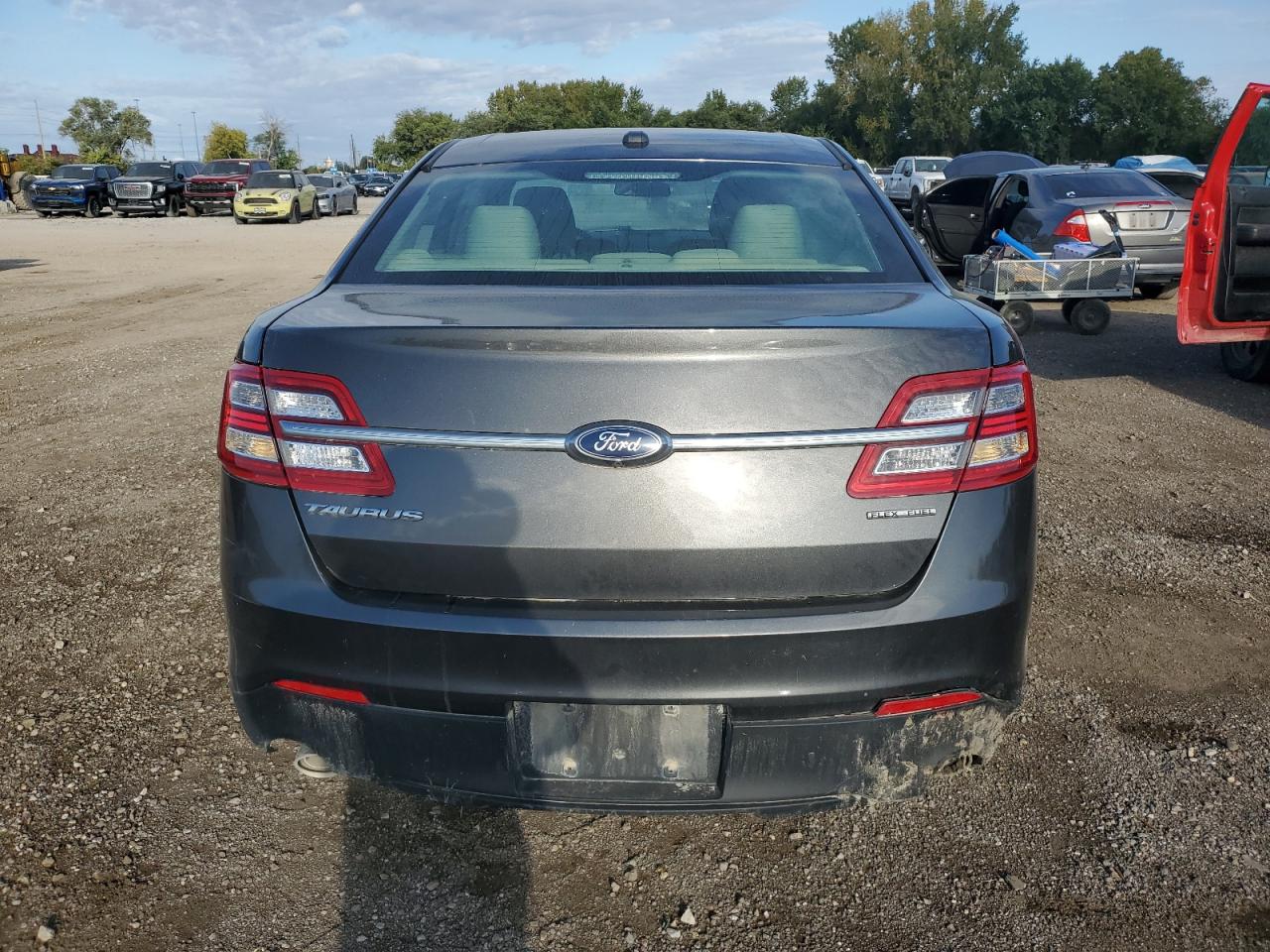 2018 Ford Taurus Se Серый vin: 1FAHP2D88JG106530