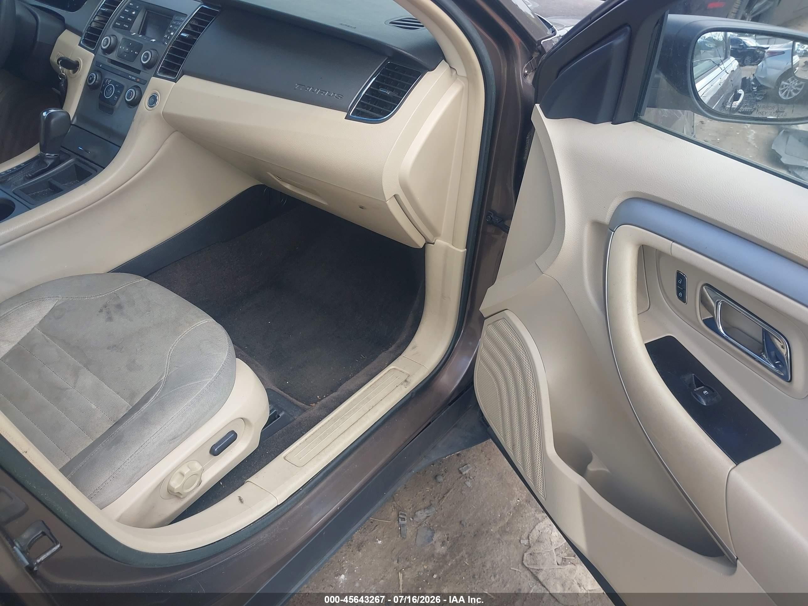 2015 Ford Taurus Se Tan vin: 1FAHP2D89FG126342