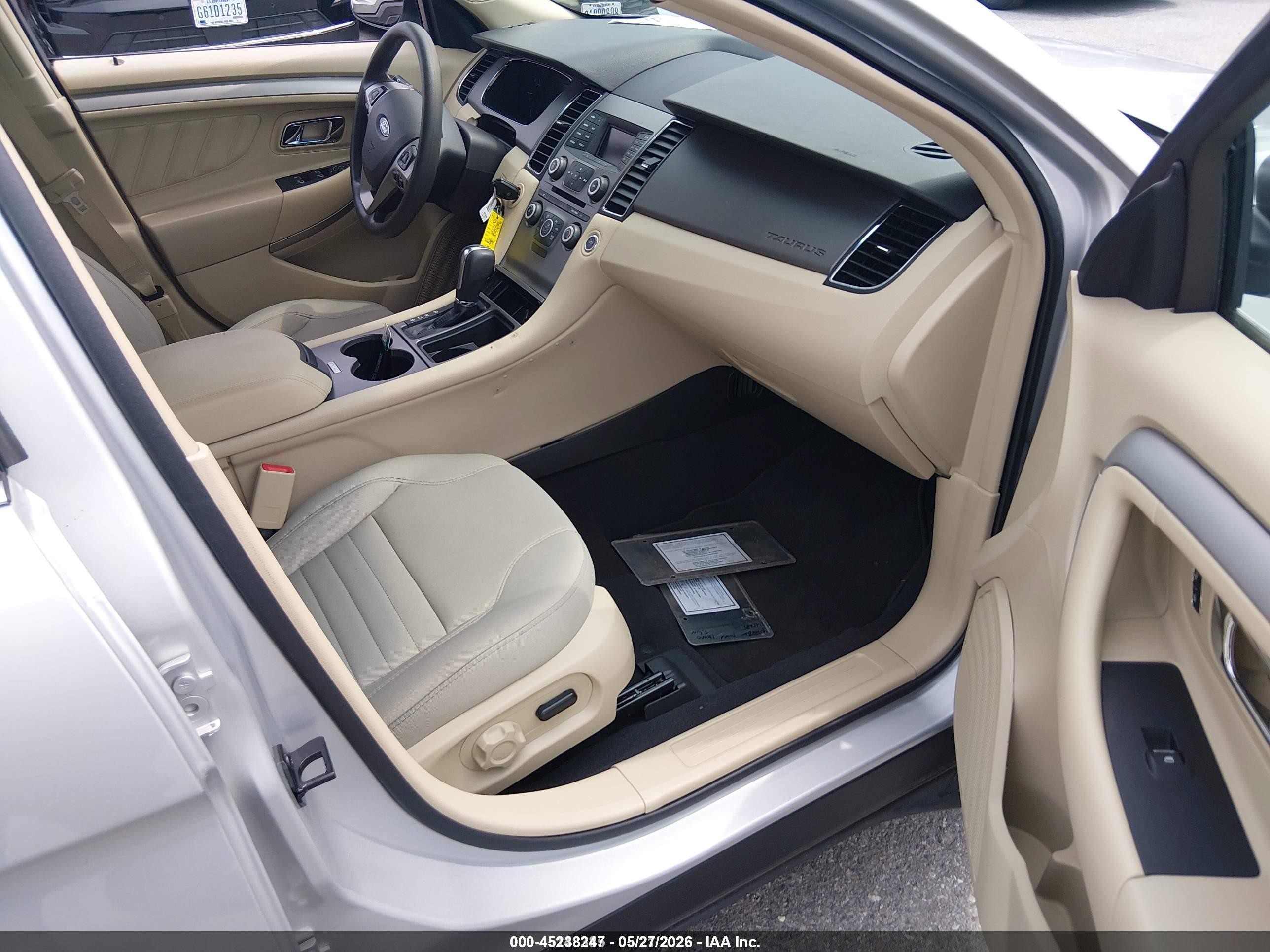 2018 Ford Taurus Se Silver vin: 1FAHP2D89JG141285