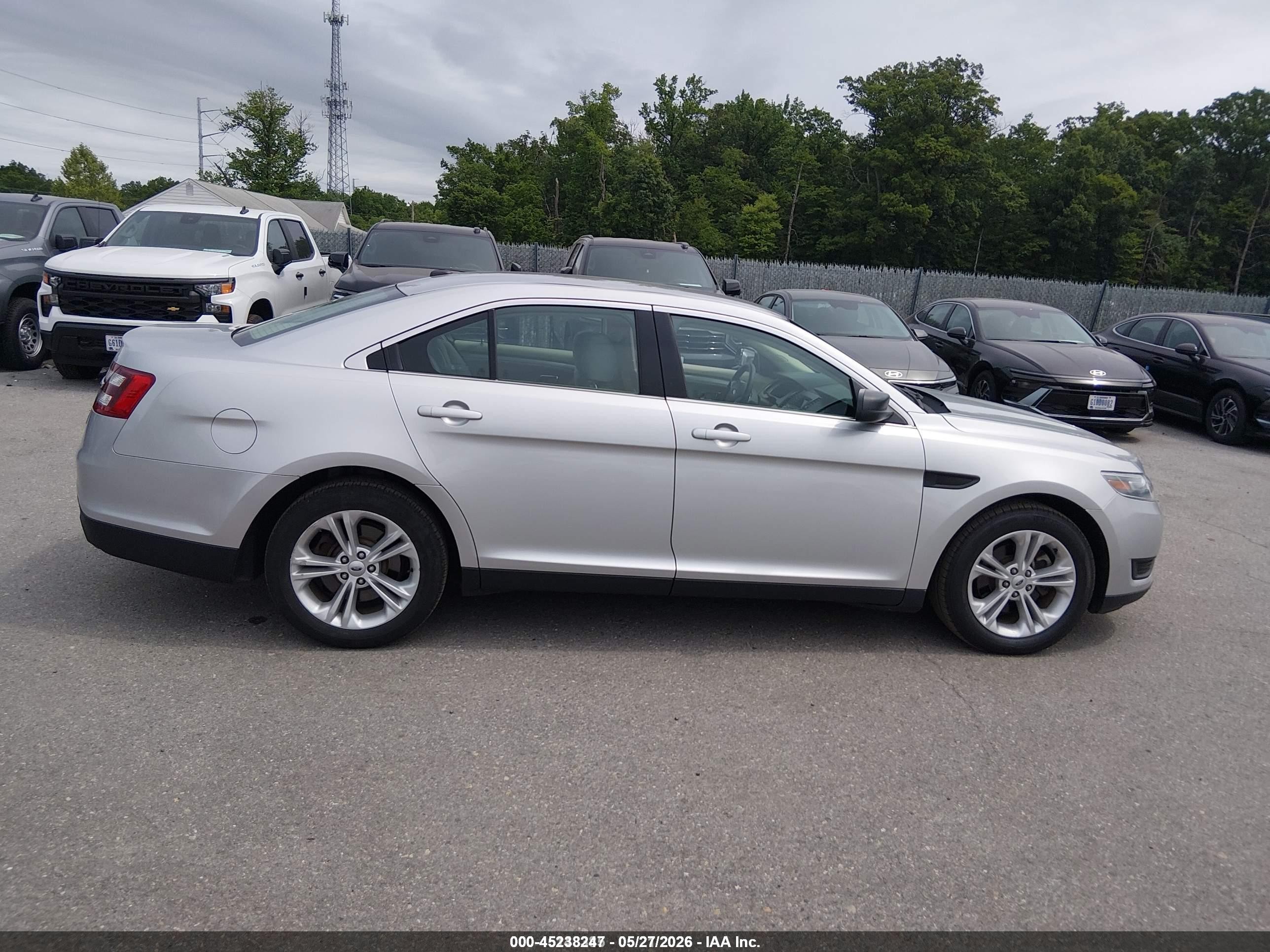 2018 Ford Taurus Se Silver vin: 1FAHP2D89JG141285
