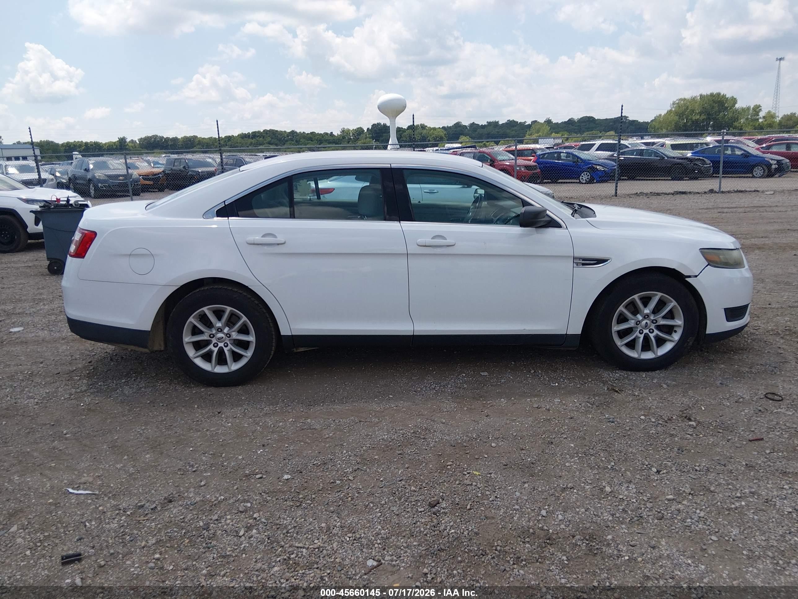 2015 Ford Taurus Se White vin: 1FAHP2D8XFG115091