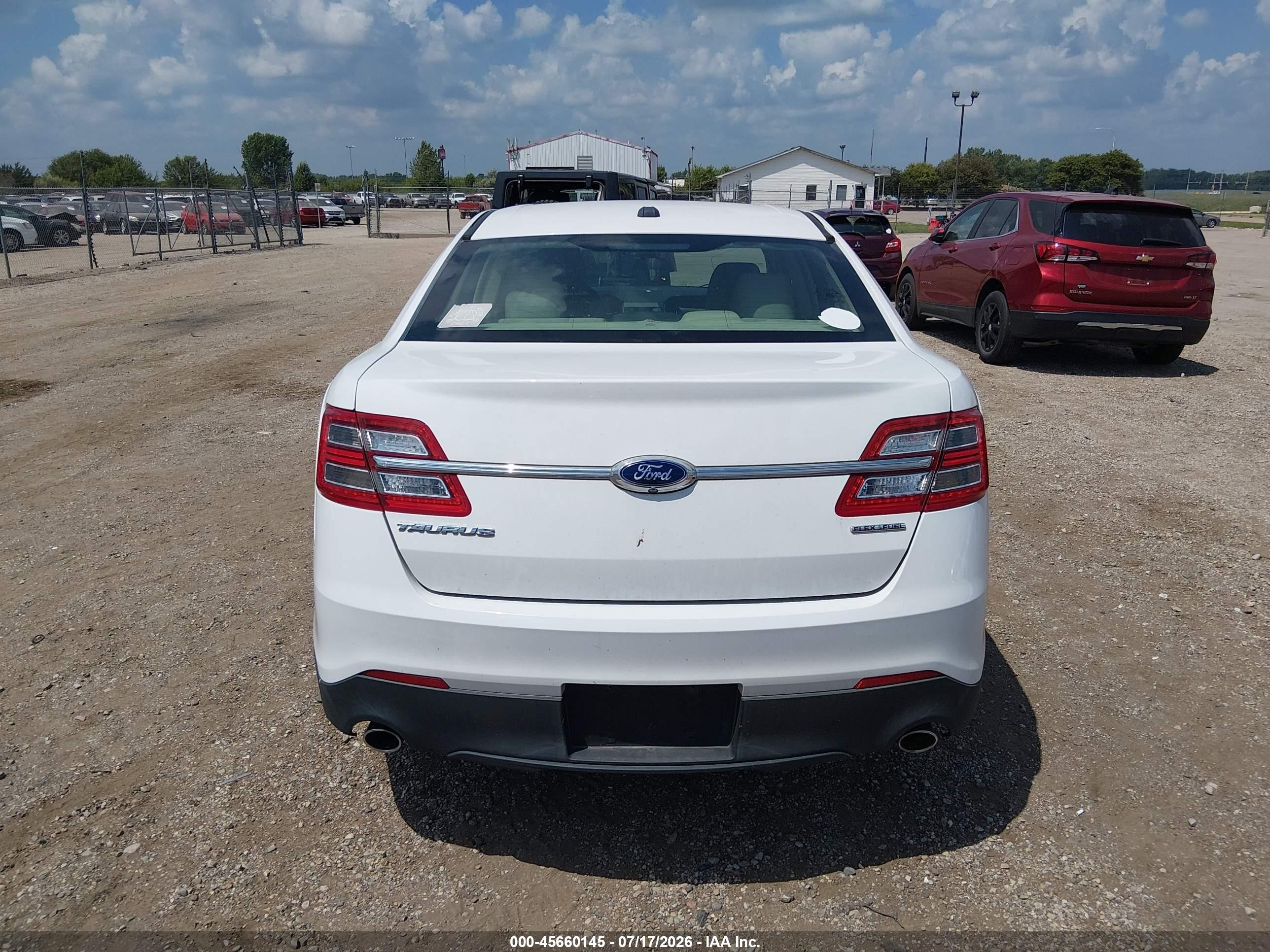 2015 Ford Taurus Se White vin: 1FAHP2D8XFG115091
