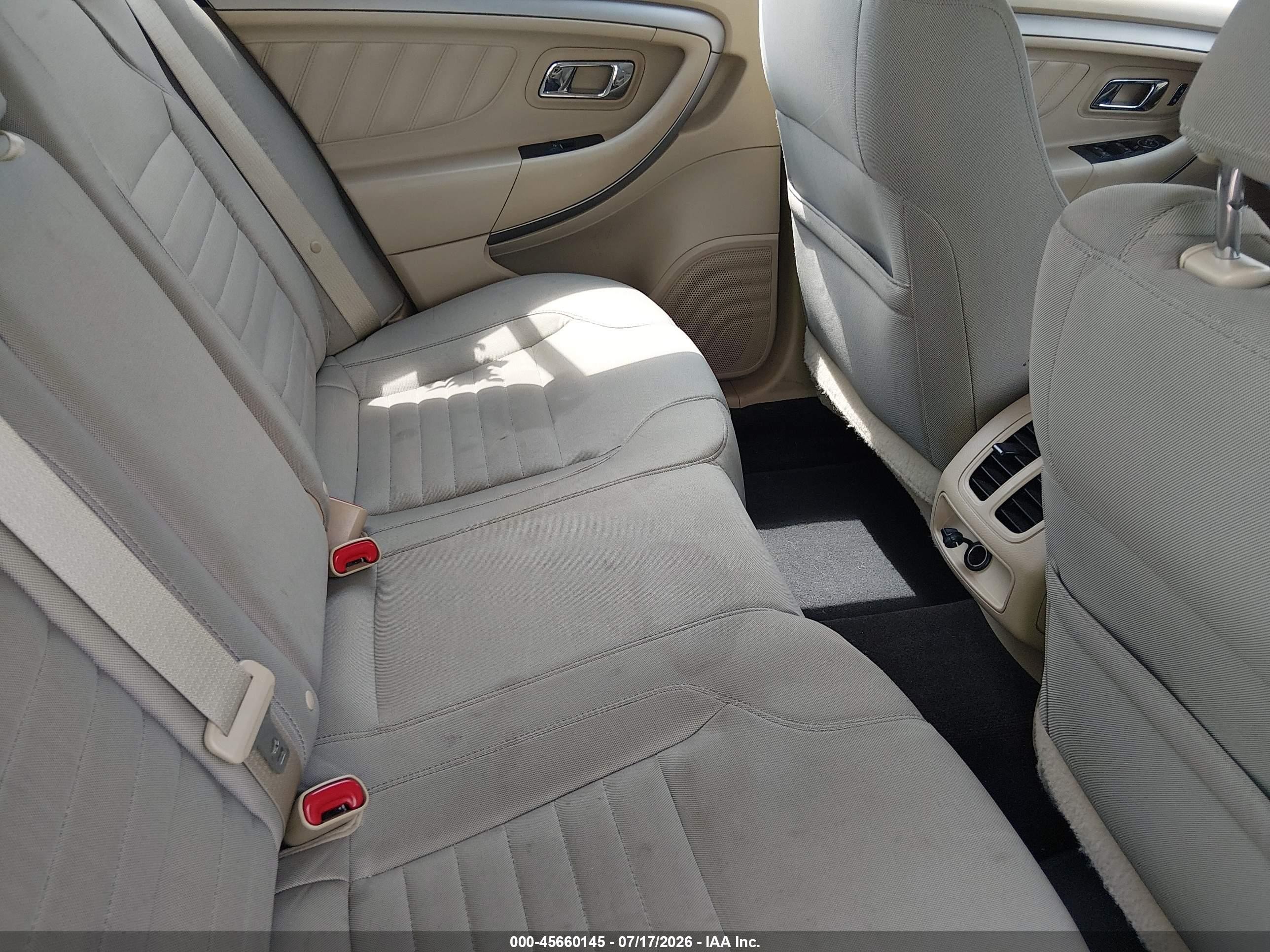 2015 Ford Taurus Se White vin: 1FAHP2D8XFG115091